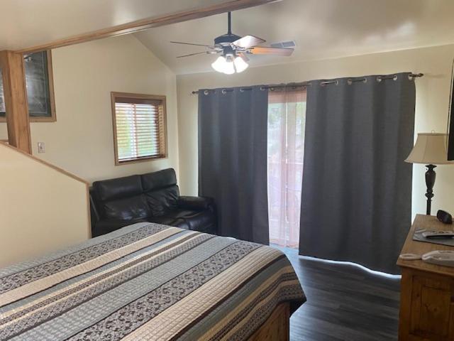 Yellowstone Riverside Cottages photo 43