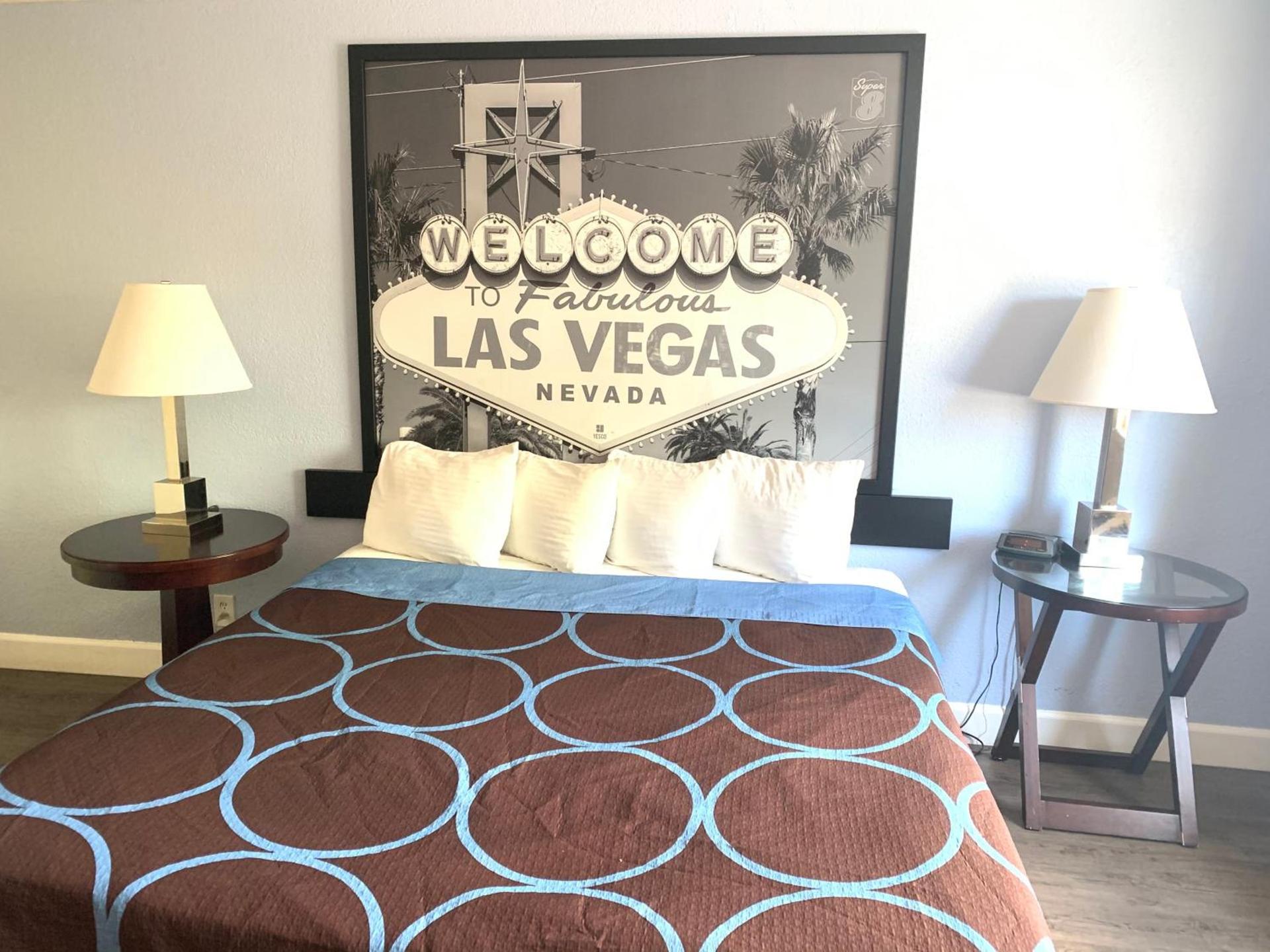 Super 8 by Wyndham Las Vegas North Strip/Fremont St. Area photo 13