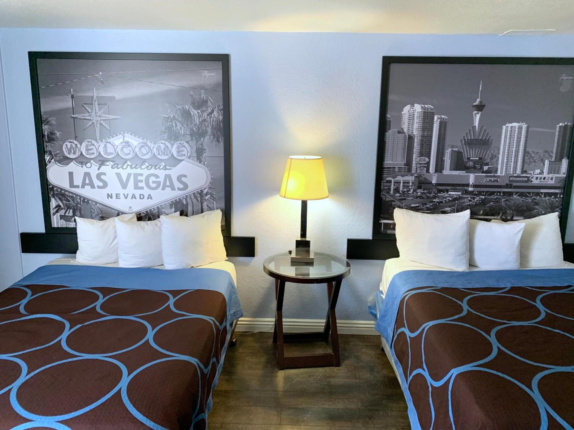 Super 8 by Wyndham Las Vegas North Strip/Fremont St. Area photo 11