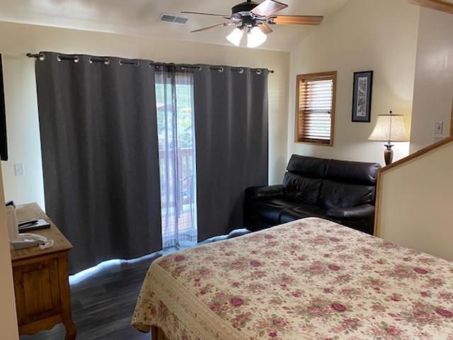 Yellowstone Riverside Cottages photo 32