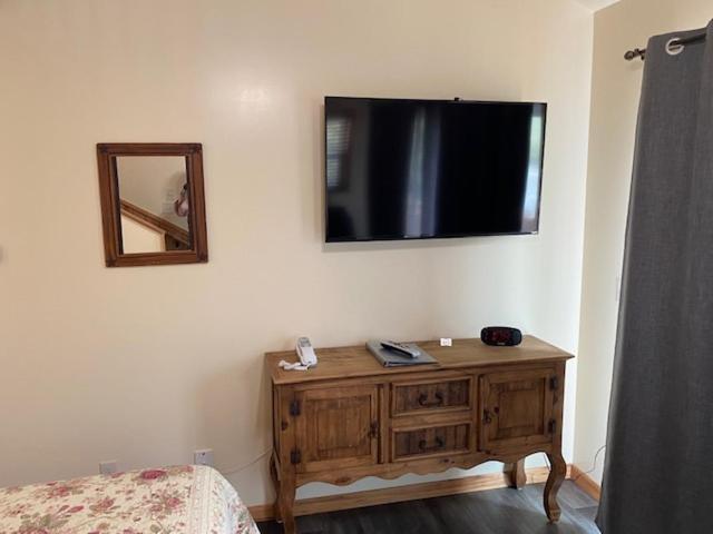 Yellowstone Riverside Cottages photo 34