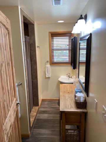 Yellowstone Riverside Cottages photo 7
