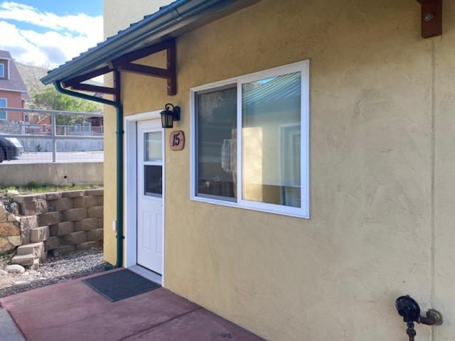 Yellowstone Riverside Cottages — hotel in Gardiner