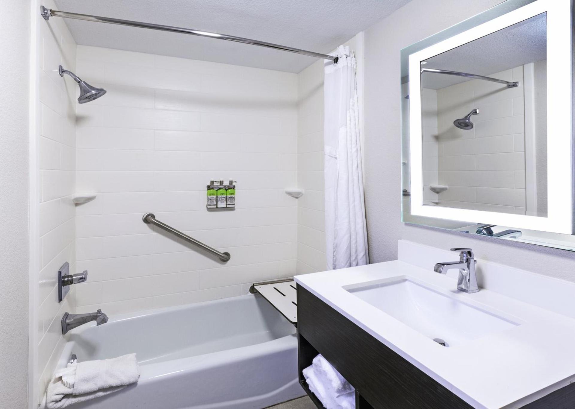 Holiday Inn Express New Orleans East by IHG photo 33