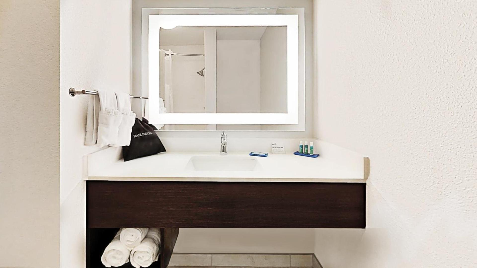 Holiday Inn Express New Orleans East by IHG photo 34
