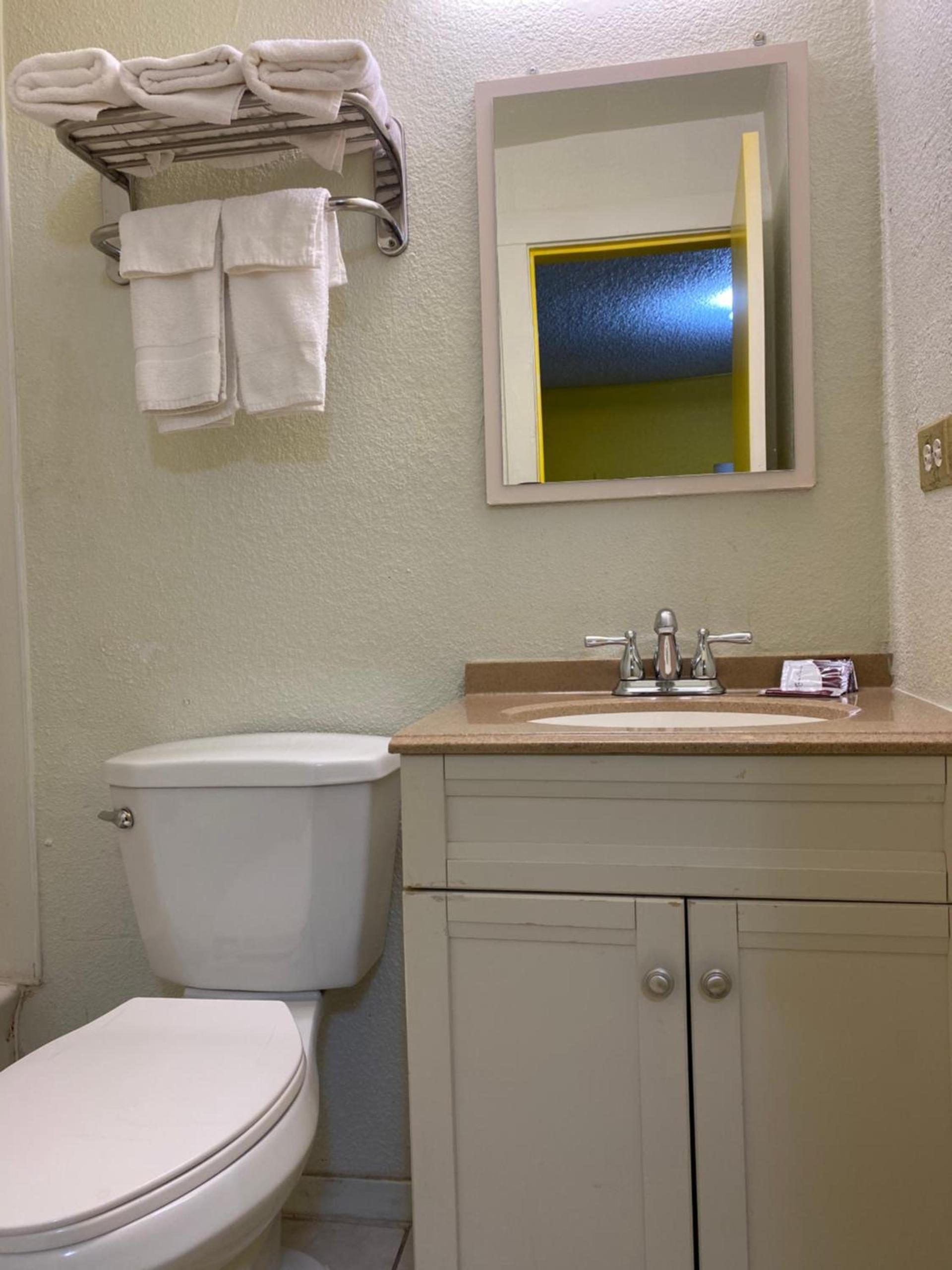 Madill Inn photo 26