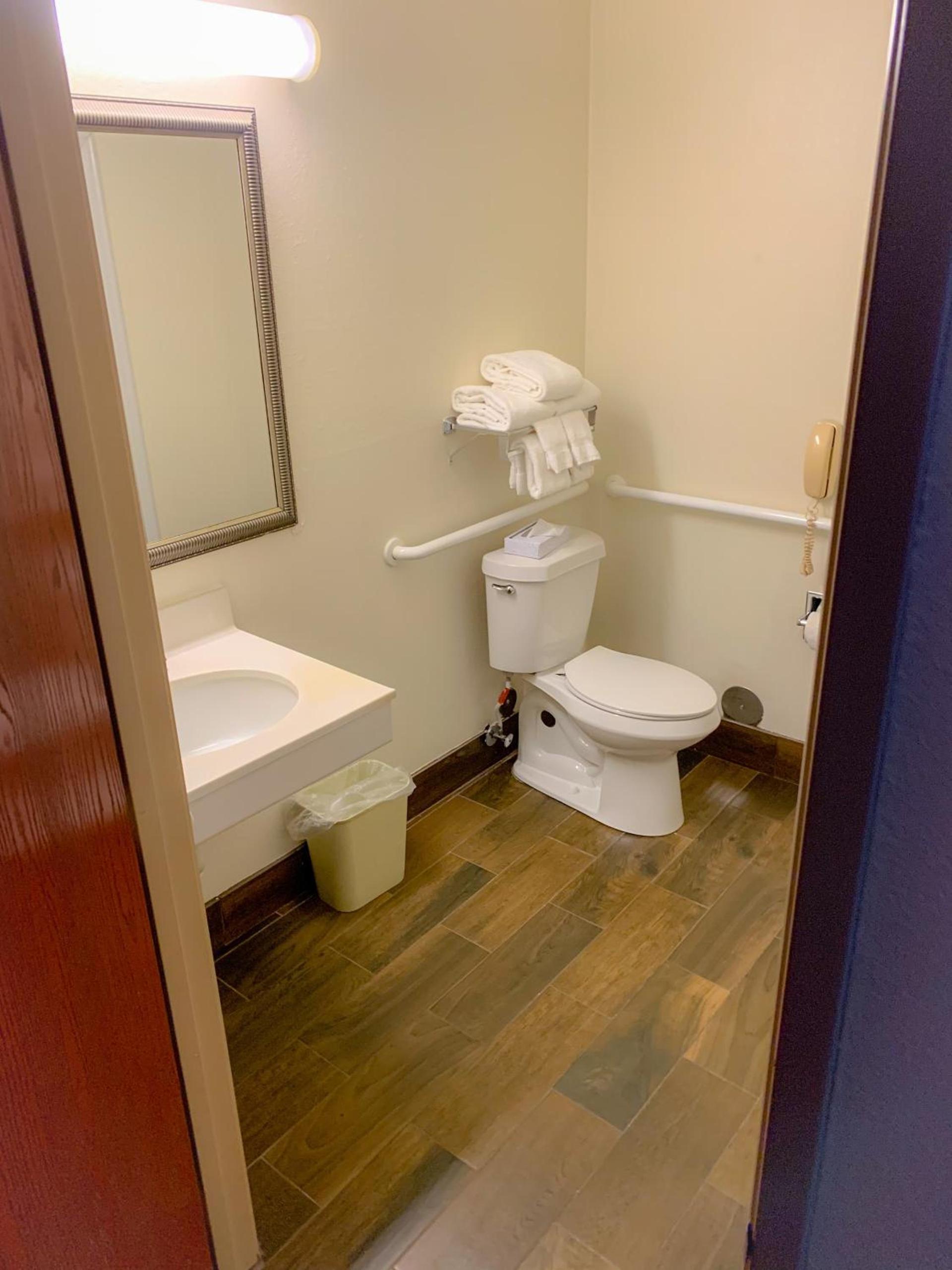 Baymont by Wyndham Chelsea photo 11