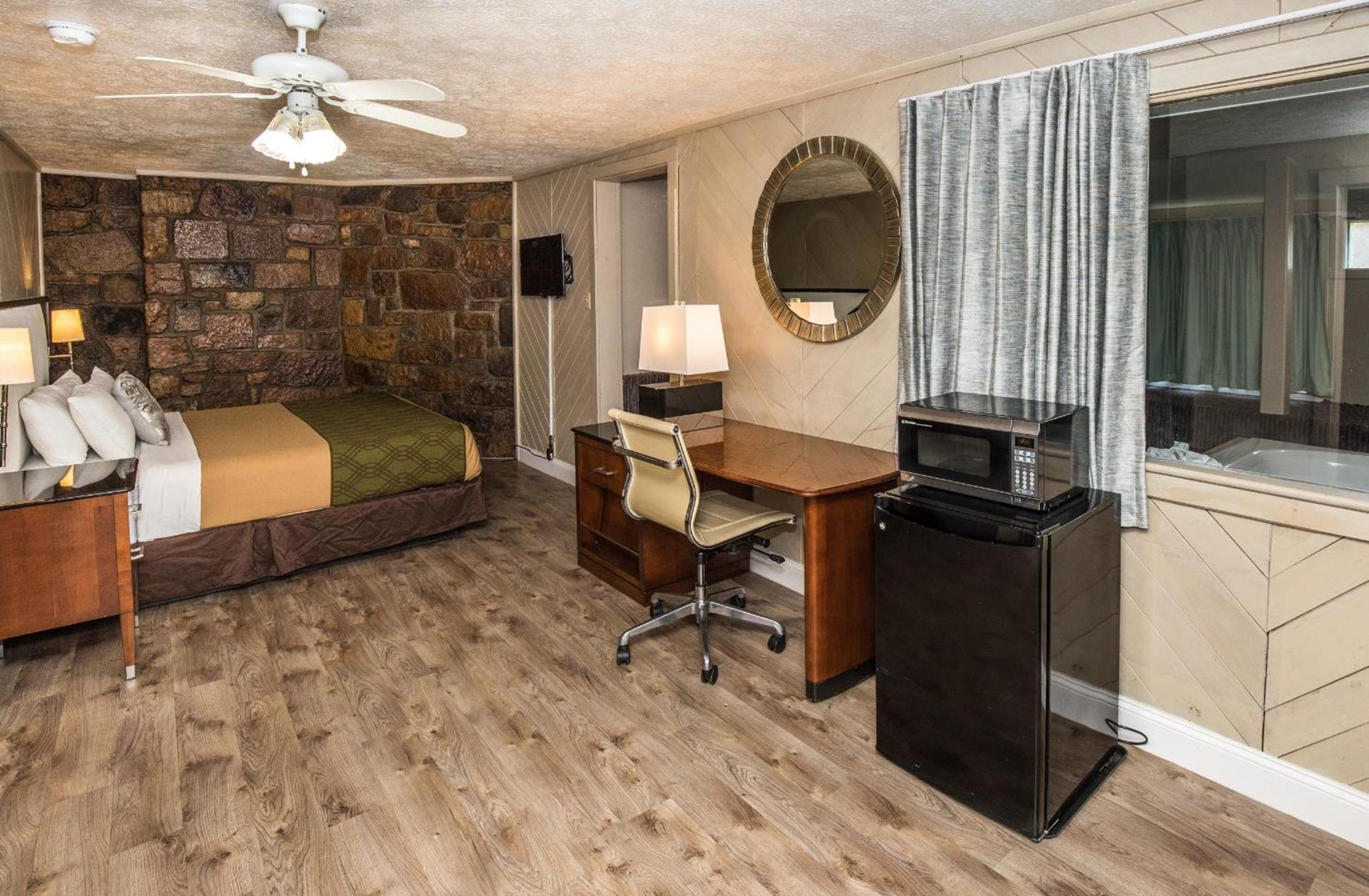 Fabulous Chalet Inn photo 13