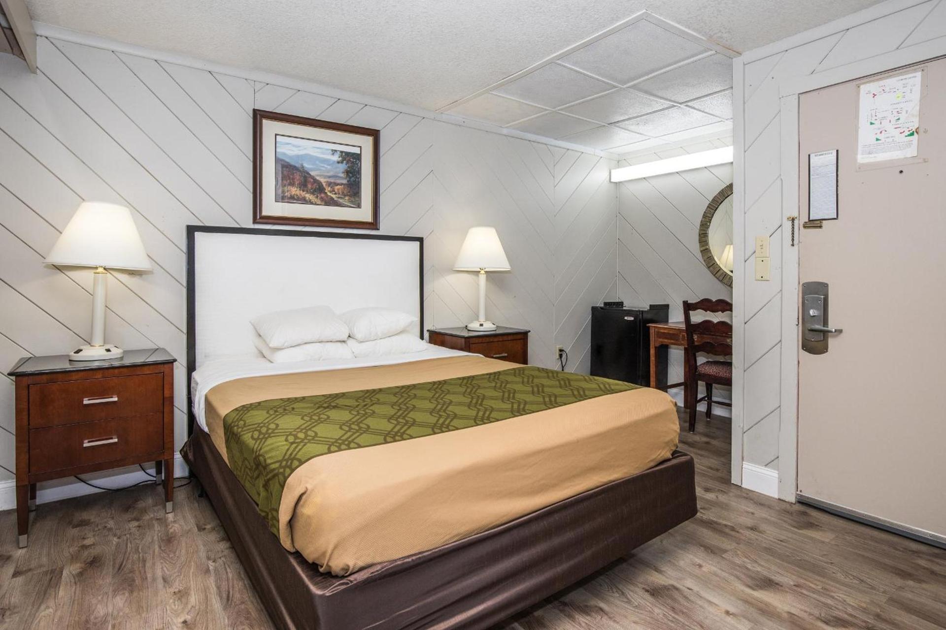 Fabulous Chalet Inn photo 59
