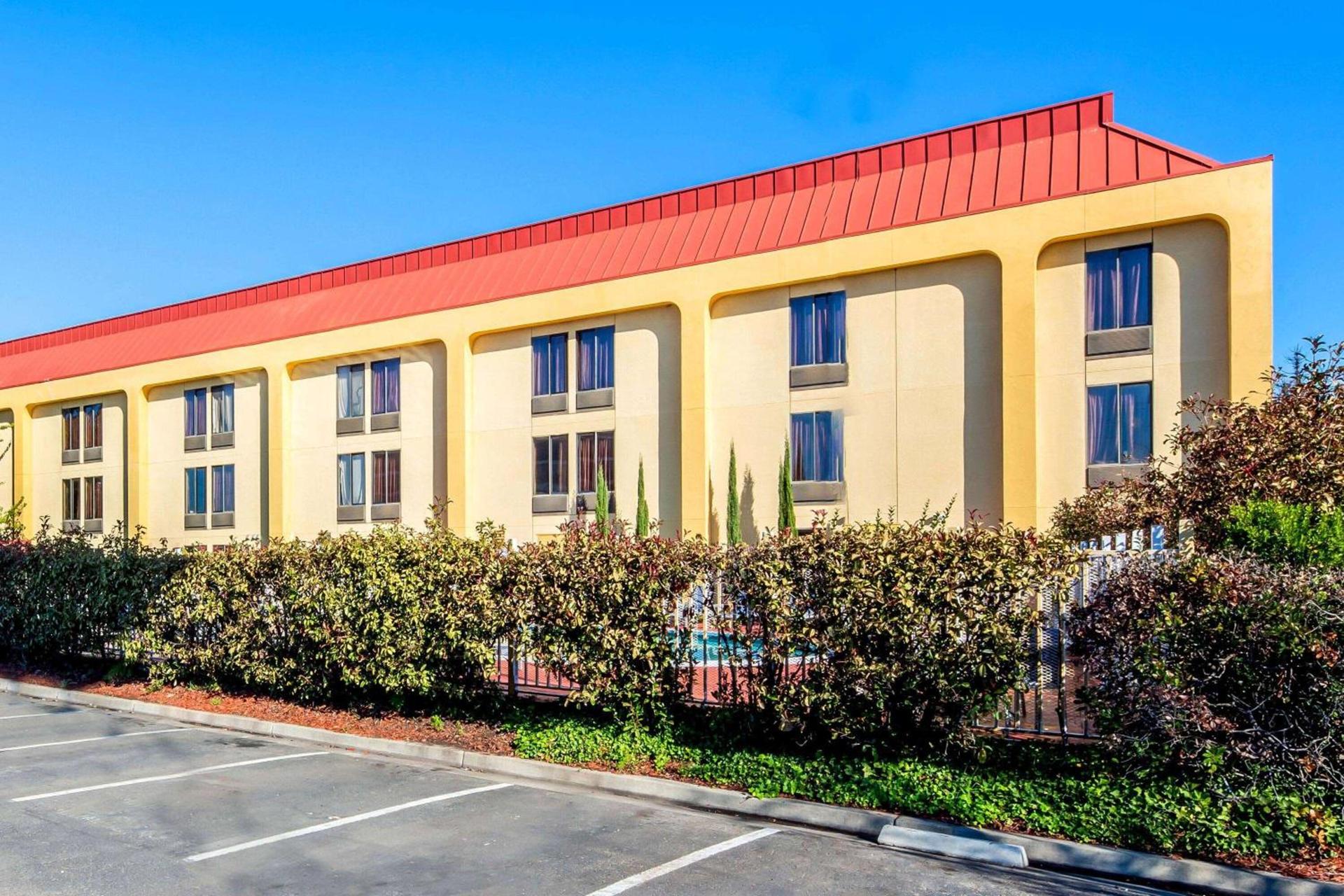 La Quinta by Wyndham Oakland Airport Coliseum photo 11