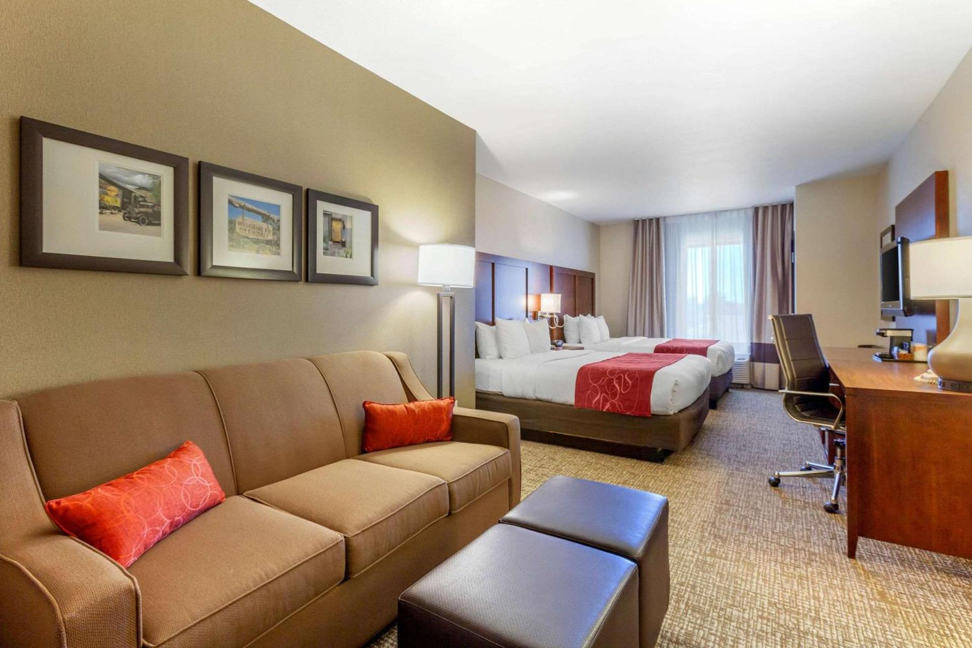 Comfort Suites Glendale - State Farm Stadium Area photo 8