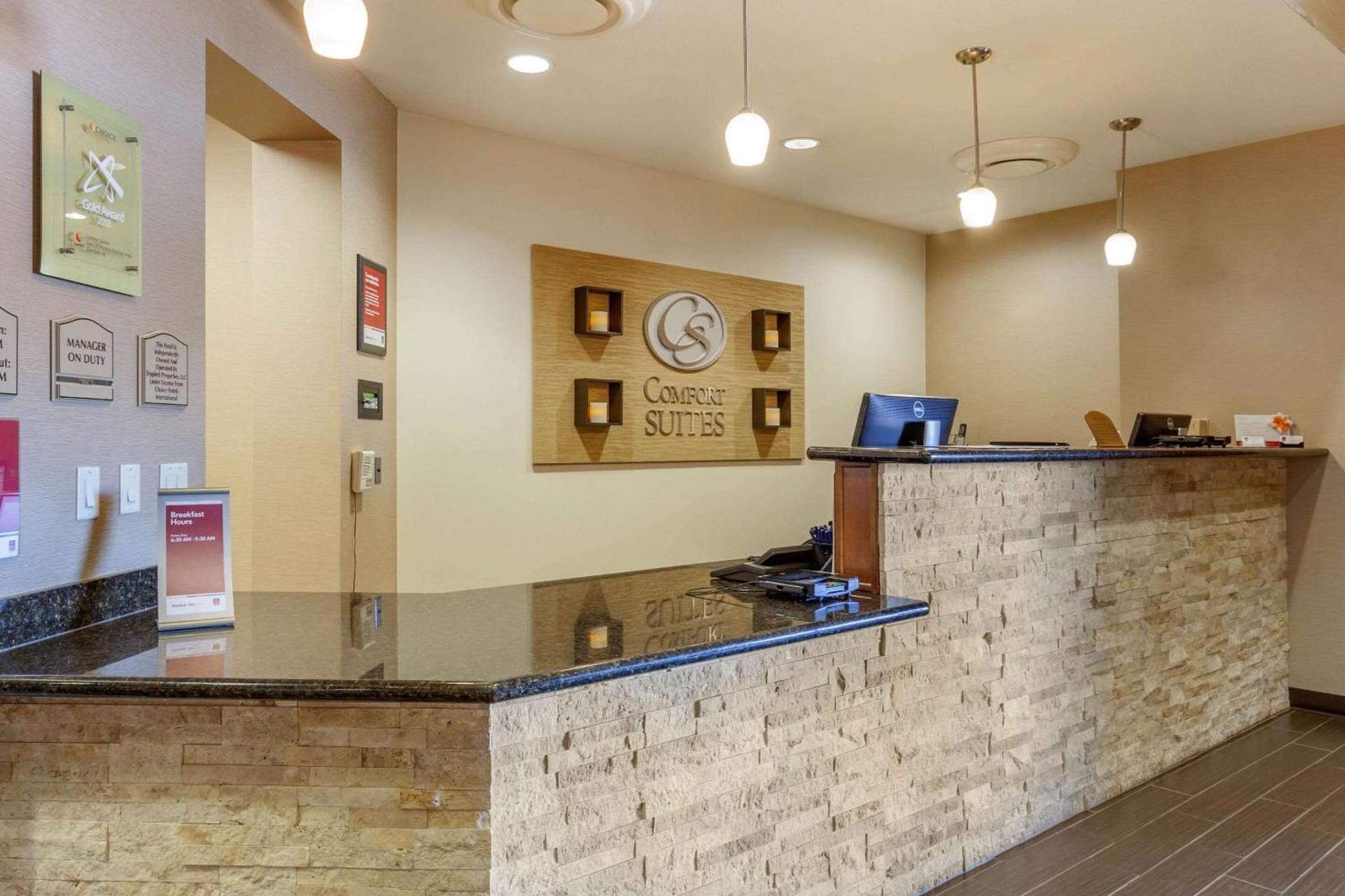 Comfort Suites Glendale - State Farm Stadium Area photo 5