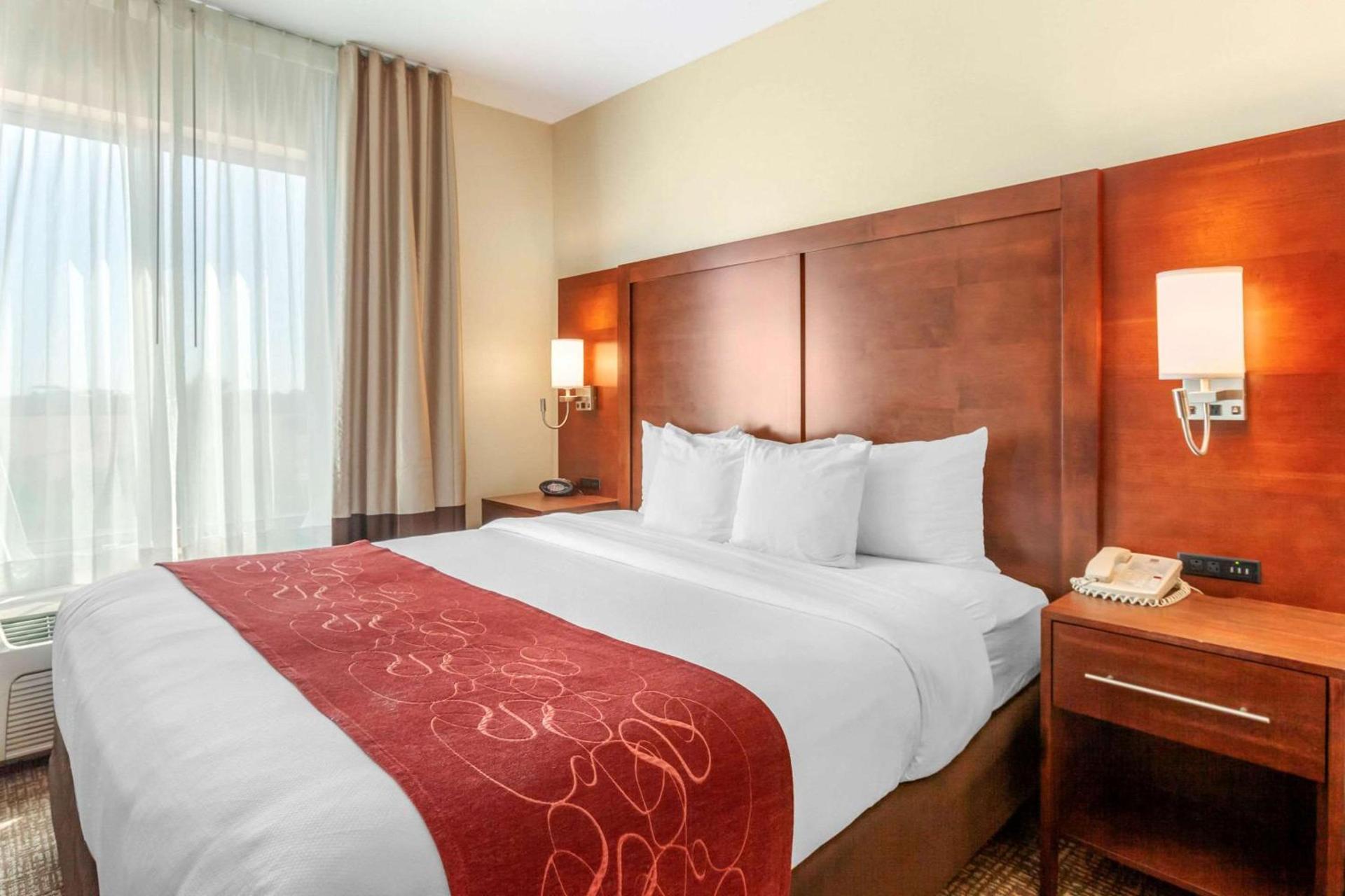 Comfort Suites Glendale - State Farm Stadium Area photo 9
