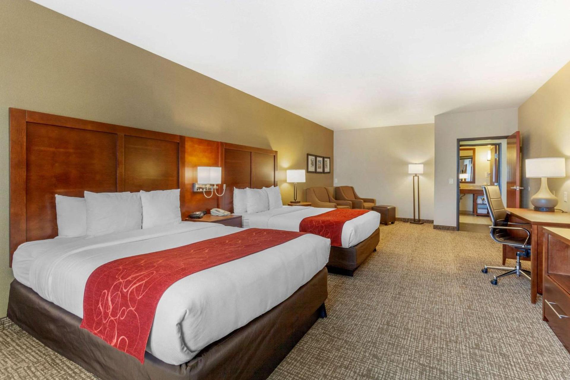 Comfort Suites Glendale - State Farm Stadium Area photo 13