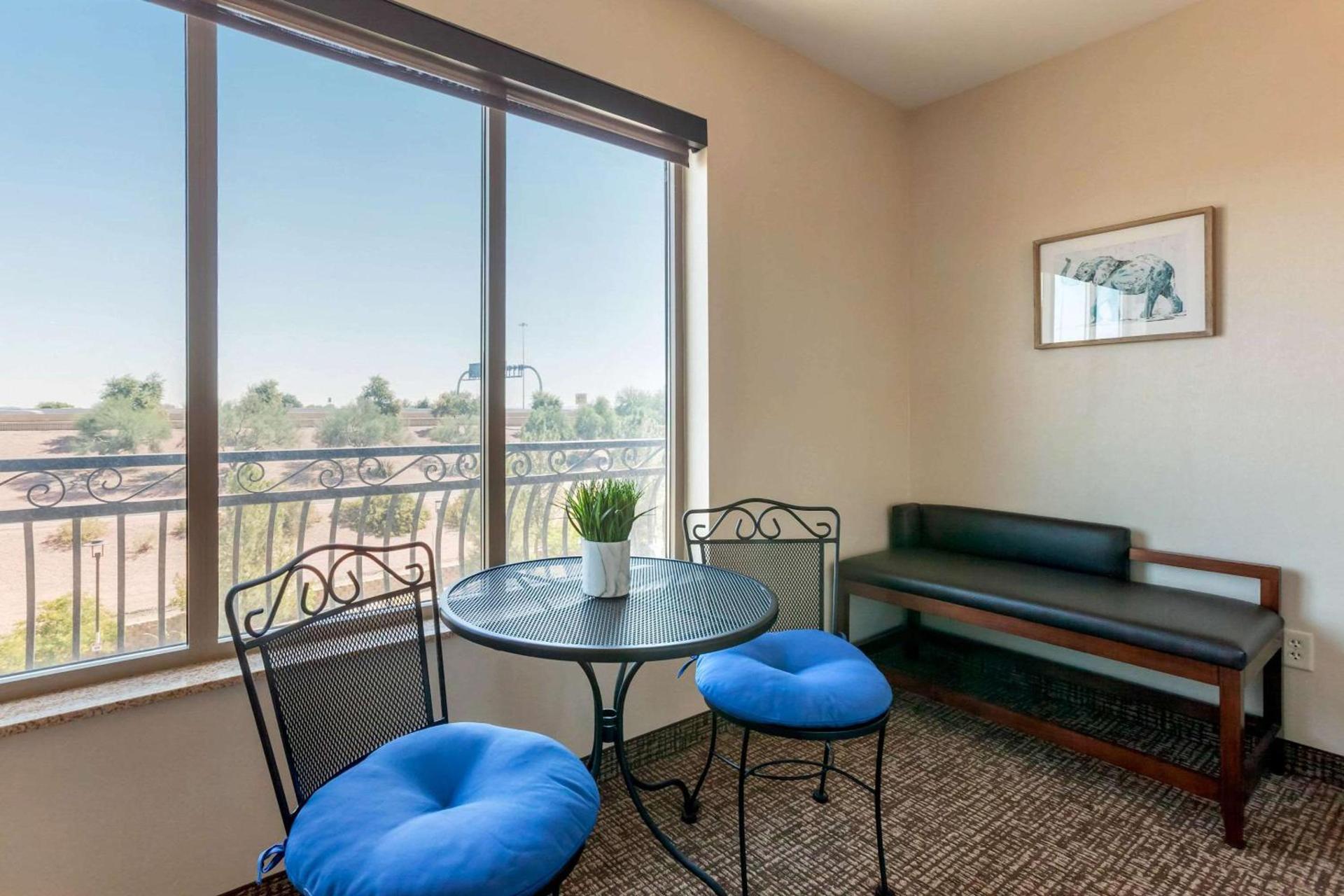 Comfort Suites Glendale - State Farm Stadium Area photo 20