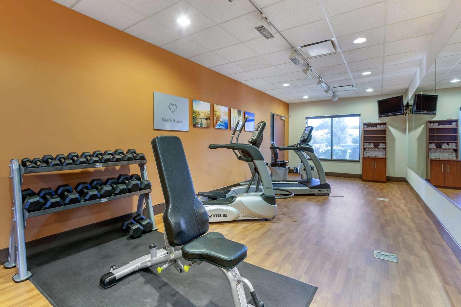 Comfort Suites Glendale - State Farm Stadium Area photo 30