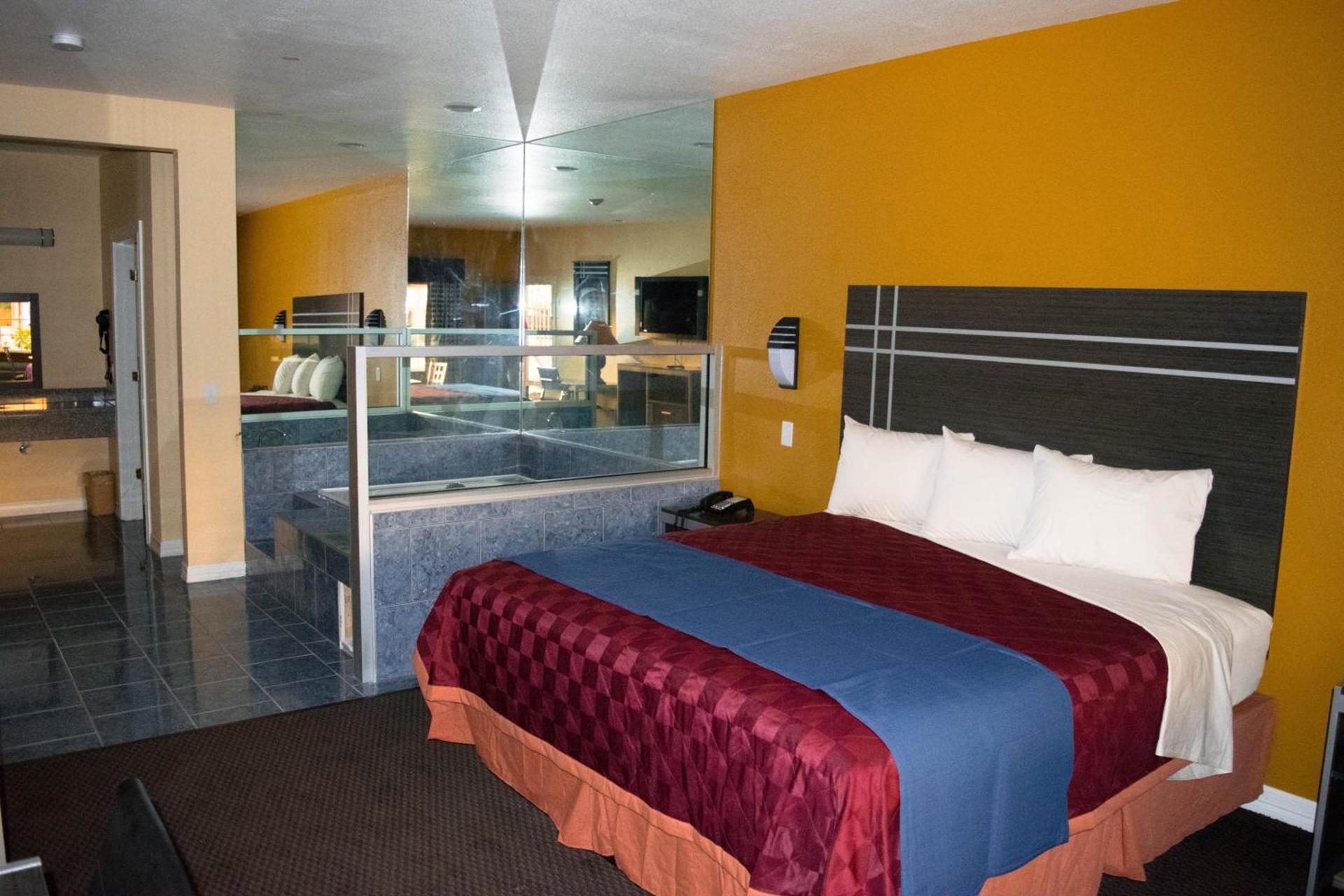 Motel 6 Houston, TX – Willowbrook Mall photo 20