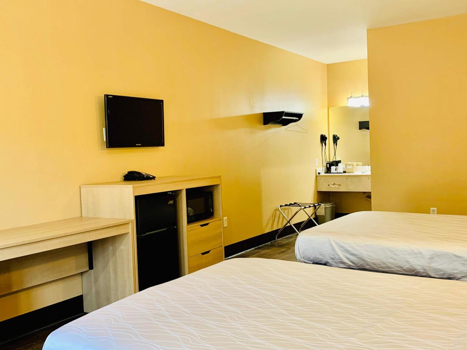 Weston Inn & Suites photo 31