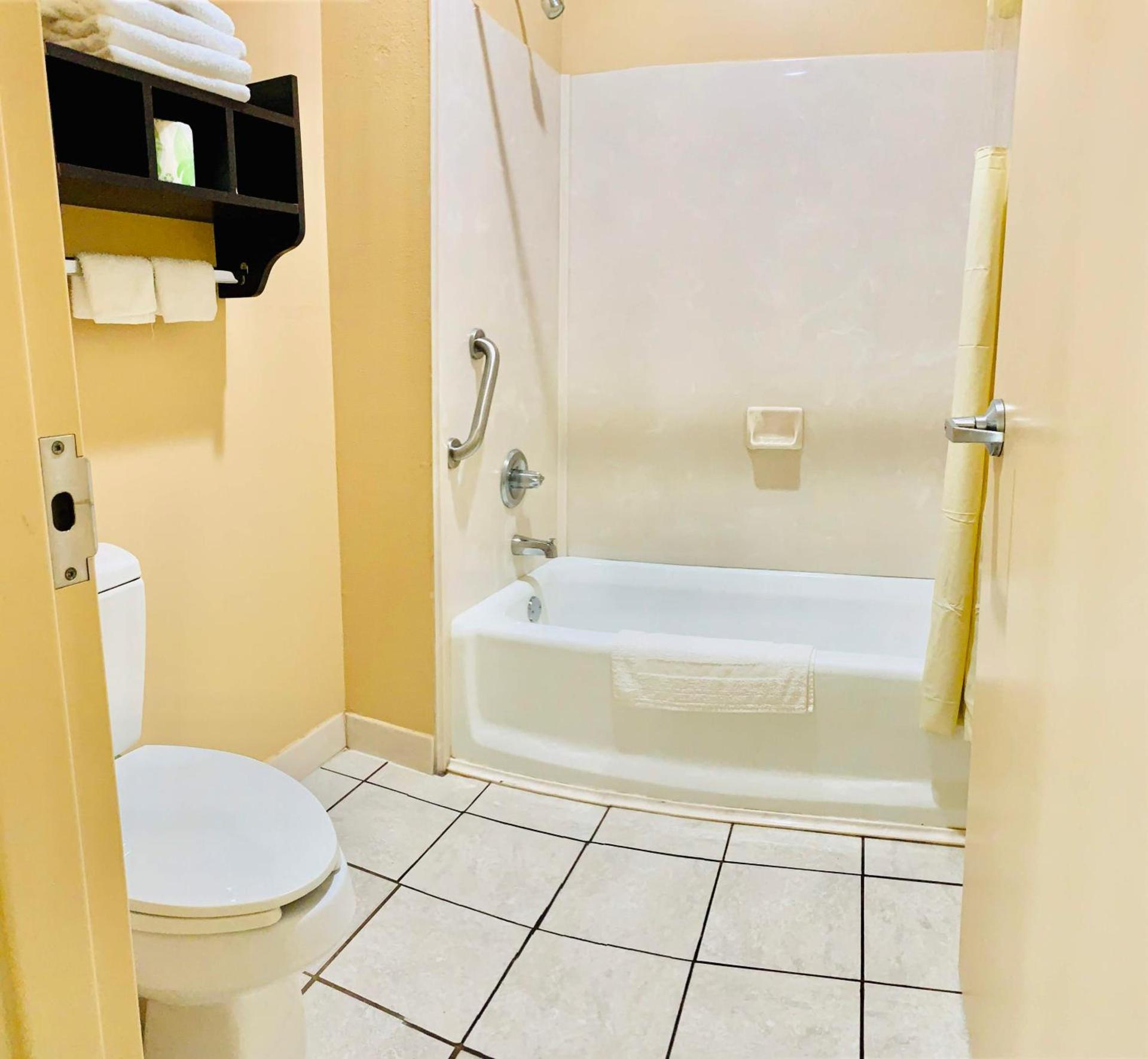 Weston Inn & Suites photo 30