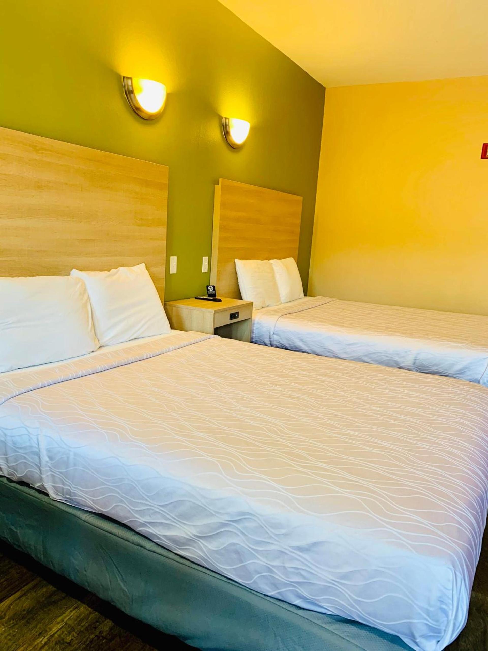 Weston Inn & Suites photo 21