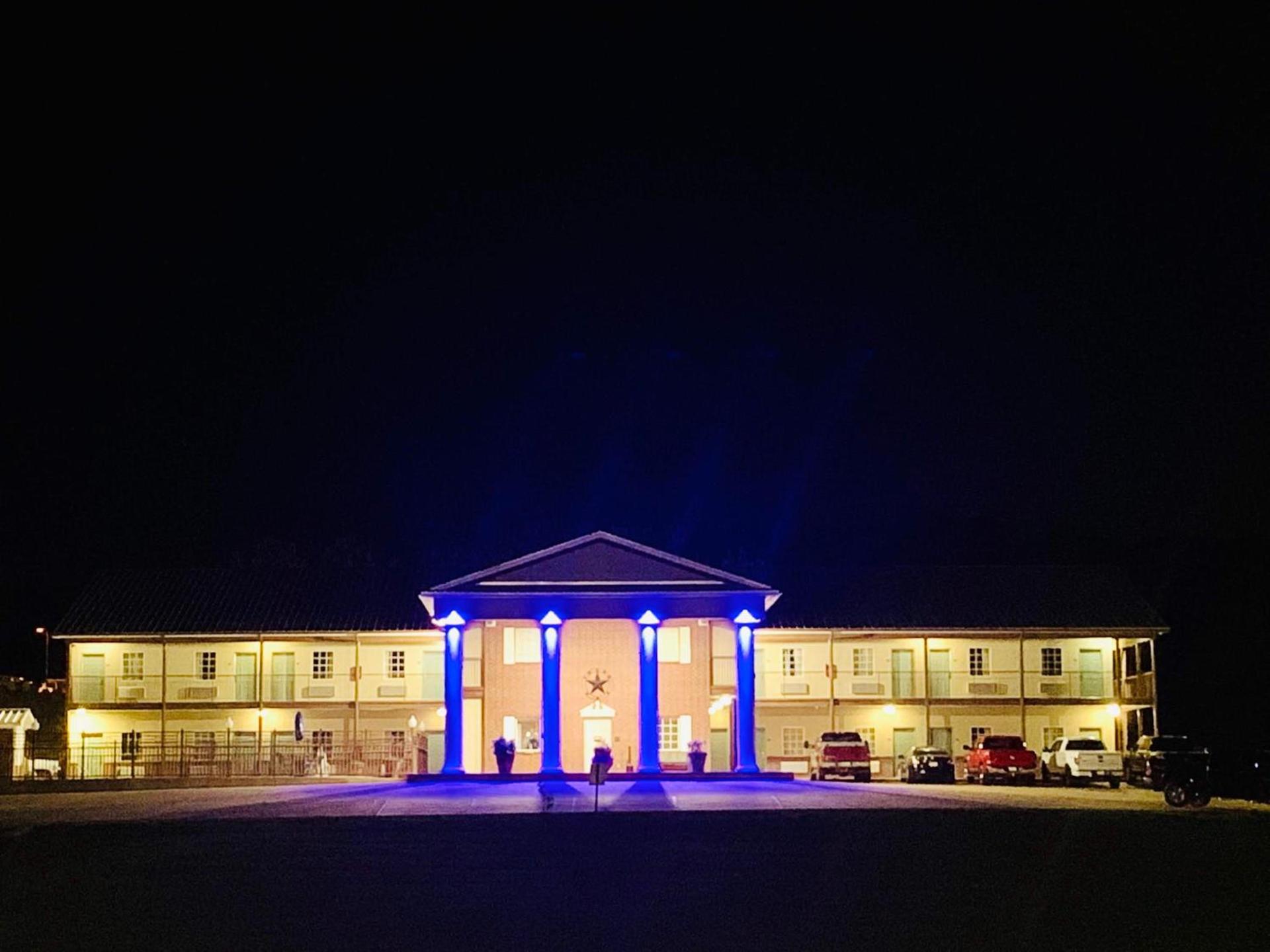 Weston Inn & Suites photo 16