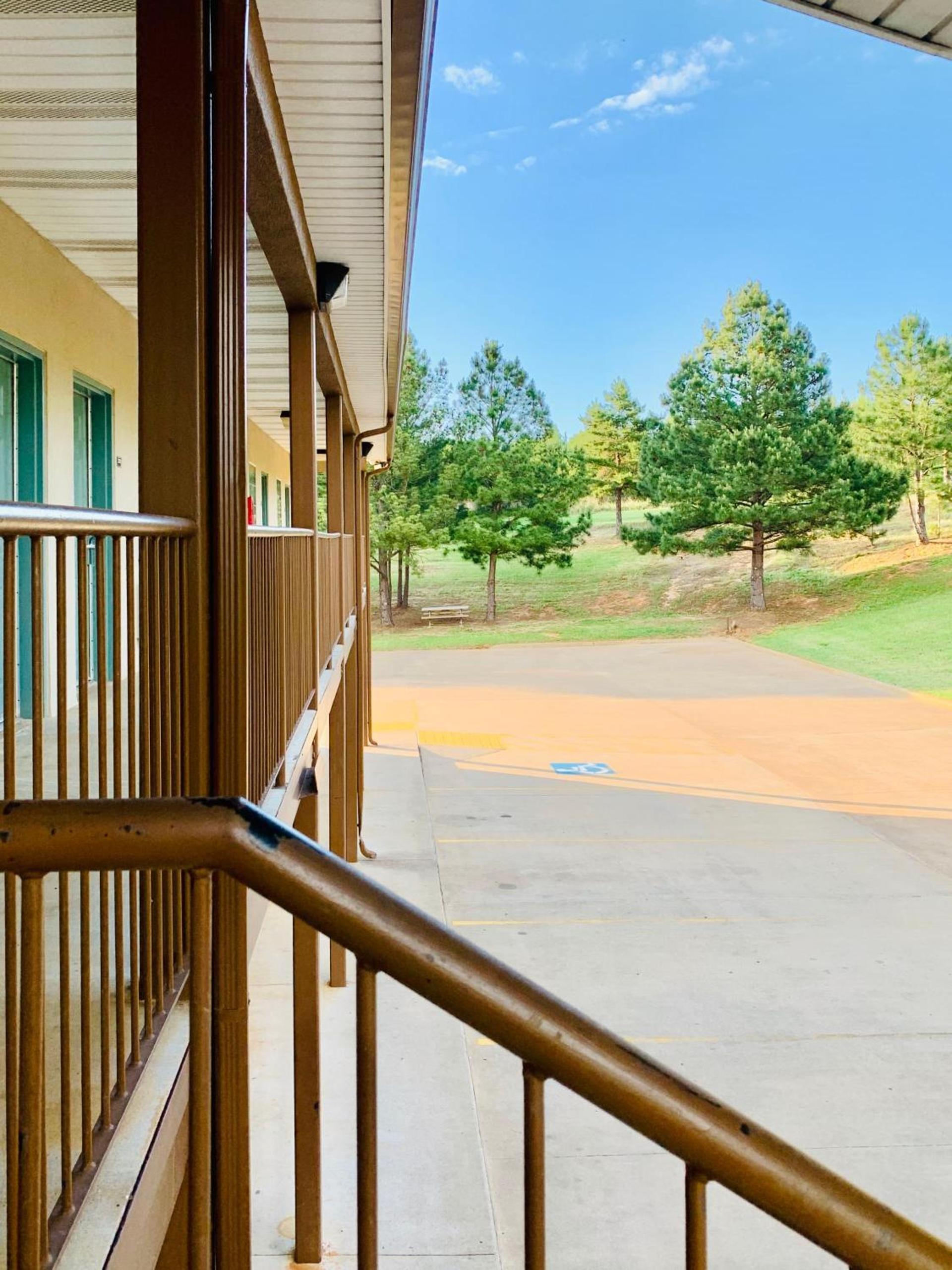 Weston Inn & Suites photo 10