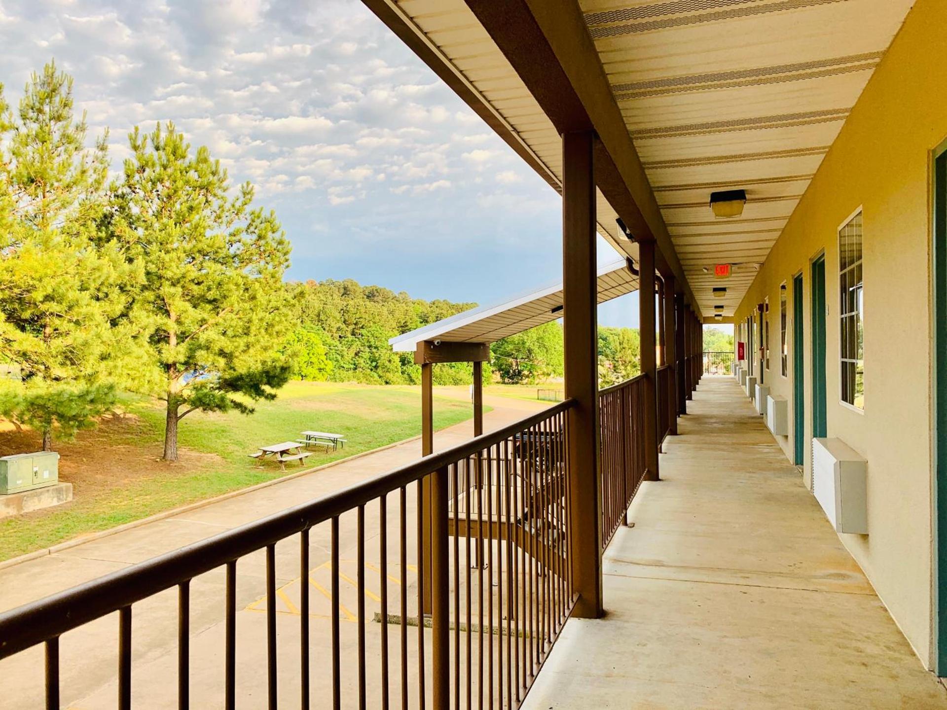 Weston Inn & Suites photo 12