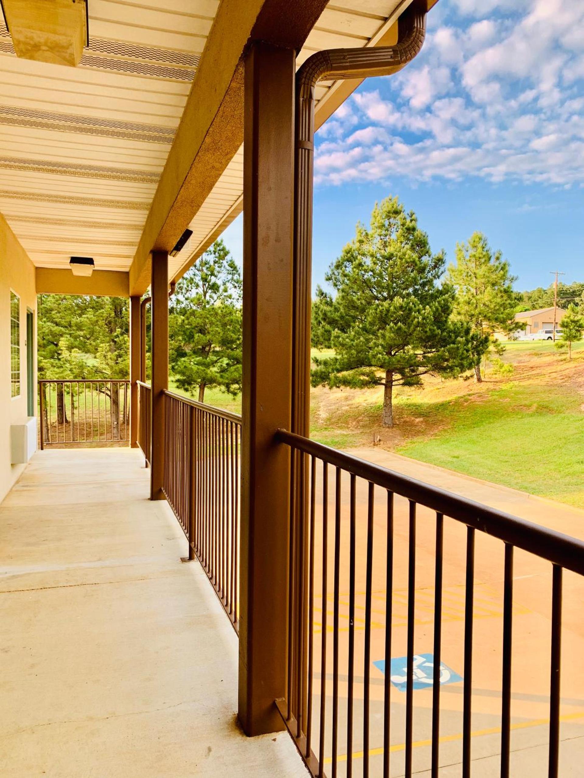 Weston Inn & Suites photo 14