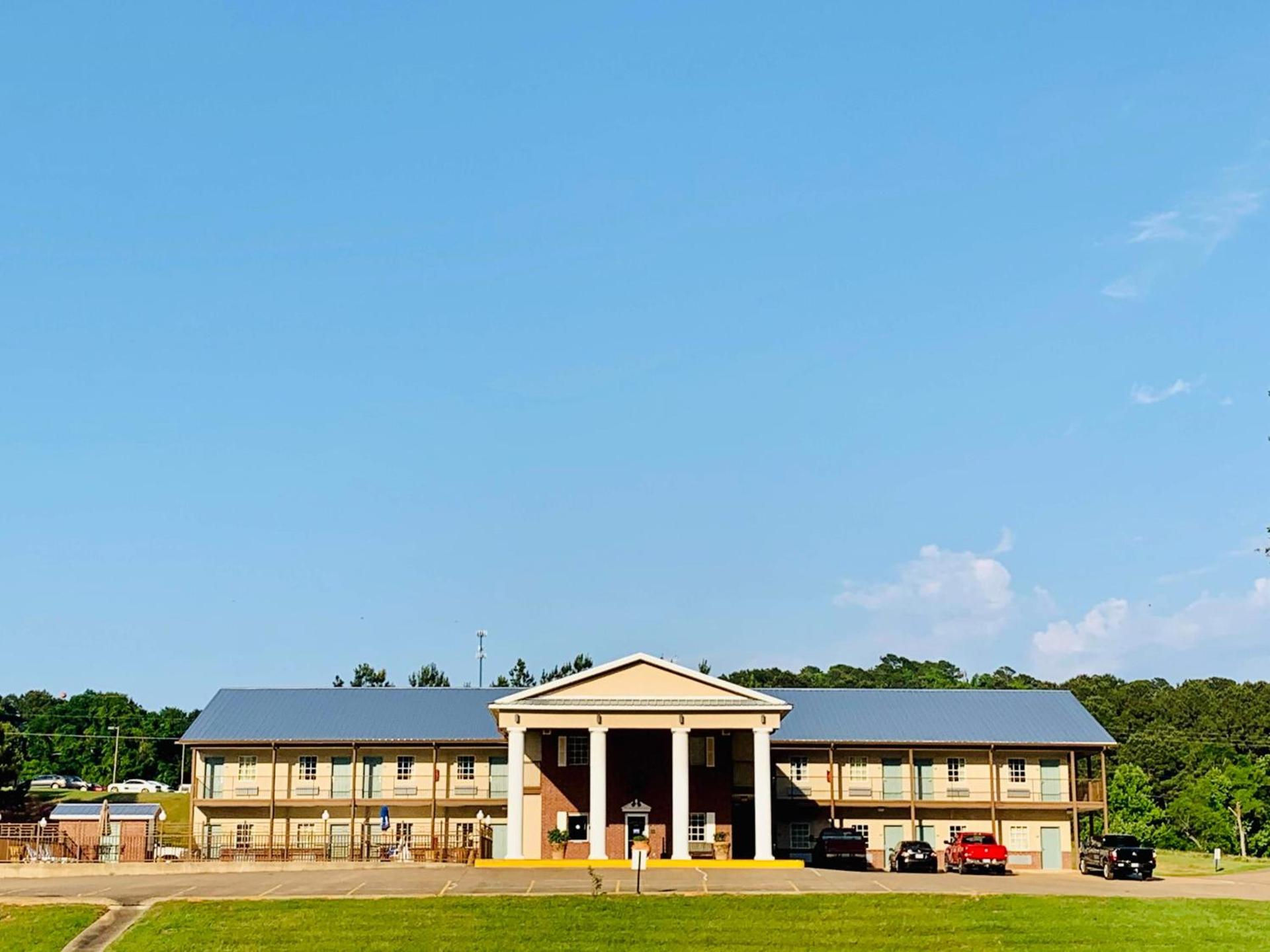 Weston Inn & Suites photo 1