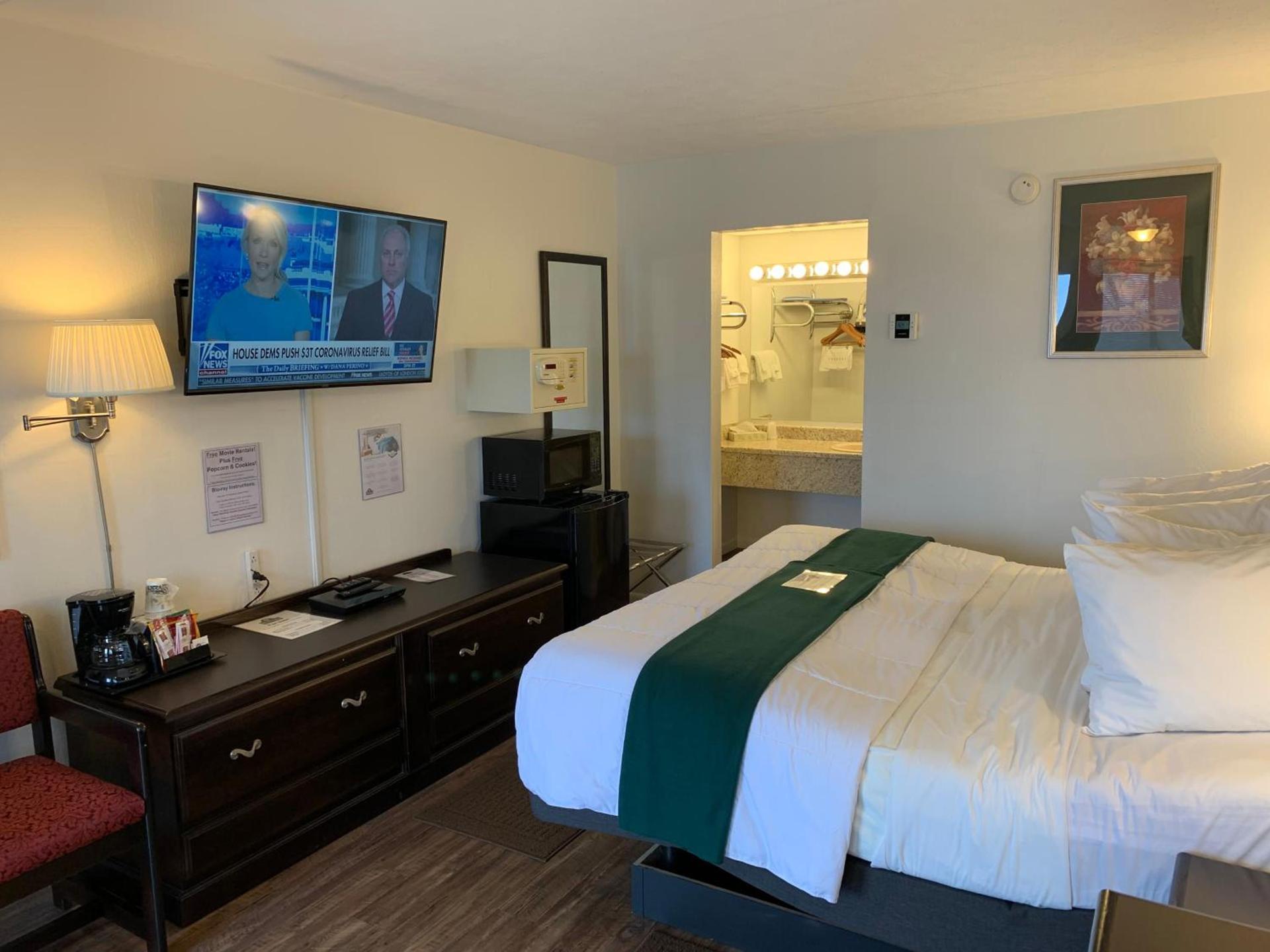 Baymont by Wyndham Petoskey photo 10