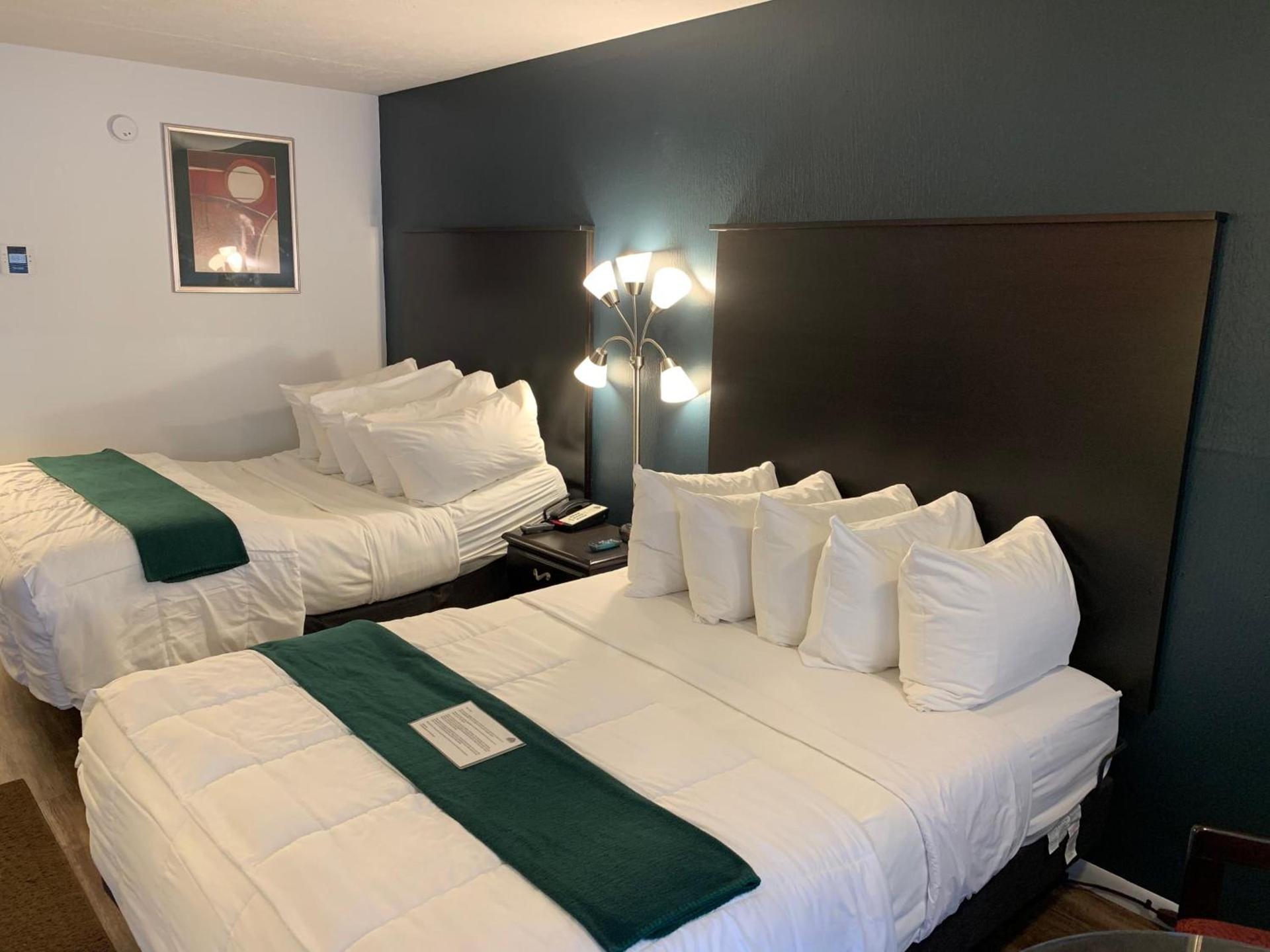 Baymont by Wyndham Petoskey photo 8