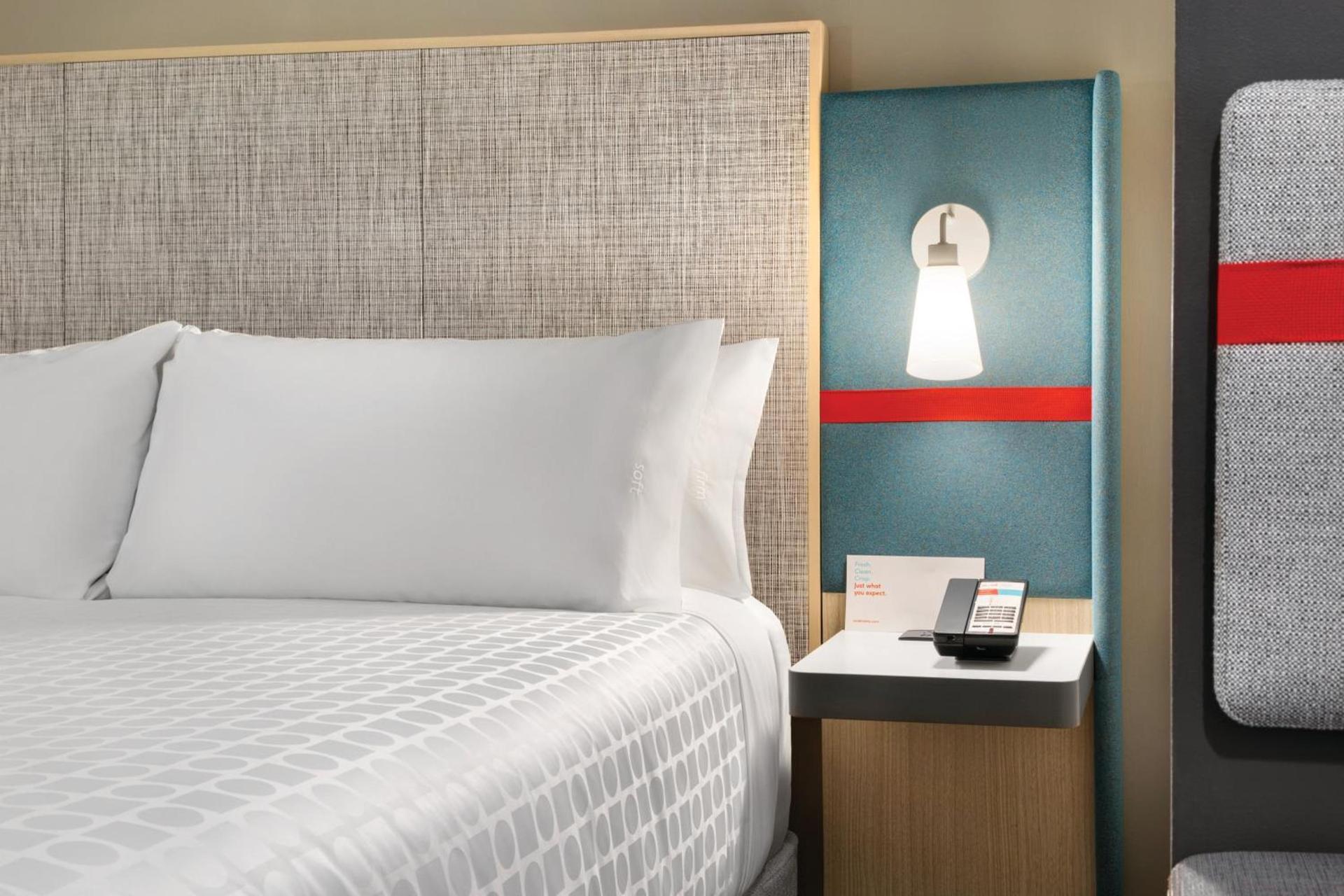 avid hotels - Orlando International Airport by IHG photo 39