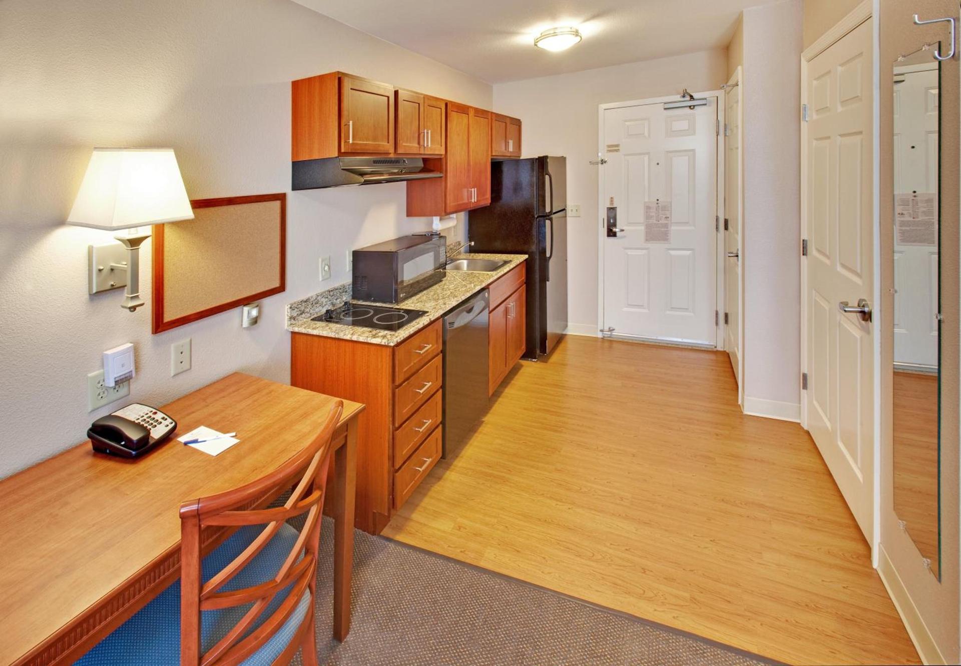 Candlewood Suites Williston by IHG photo 16