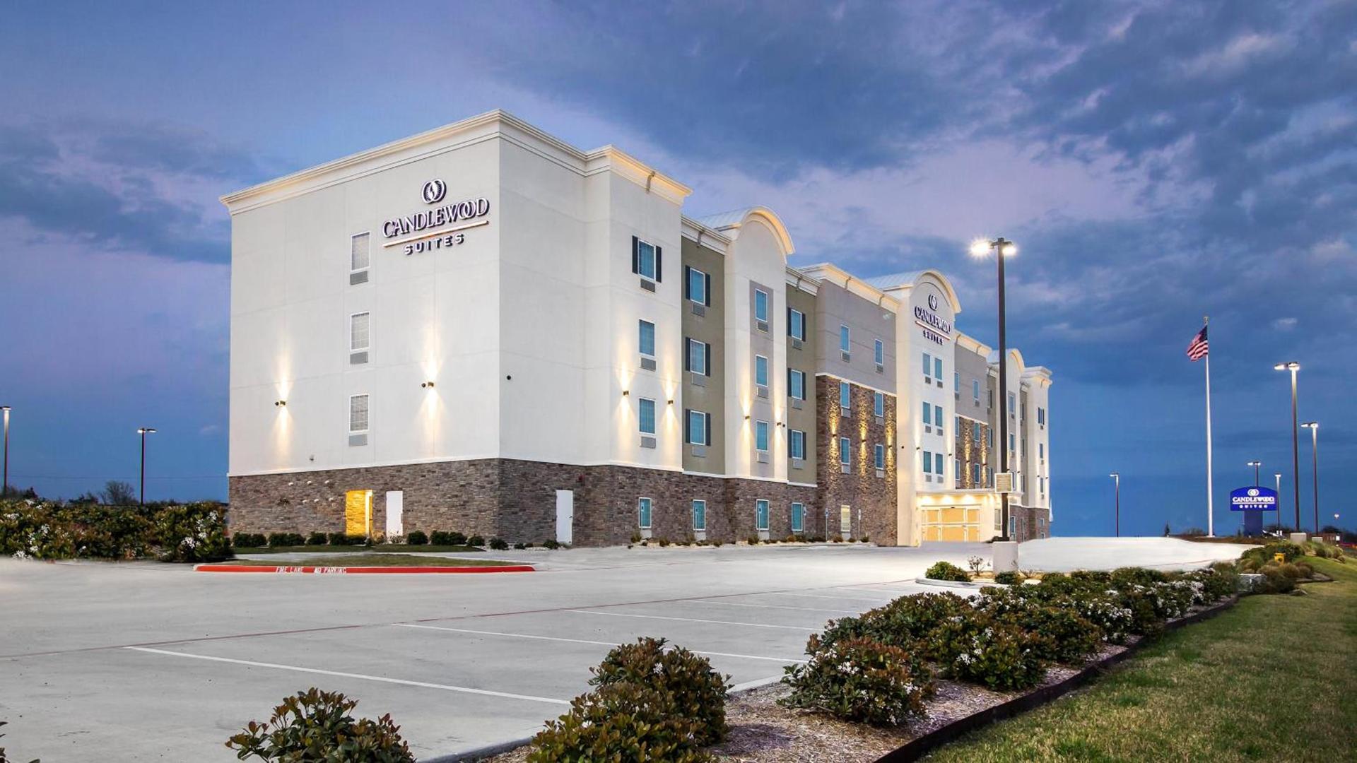 Candlewood Suites Waco by IHG photo 1