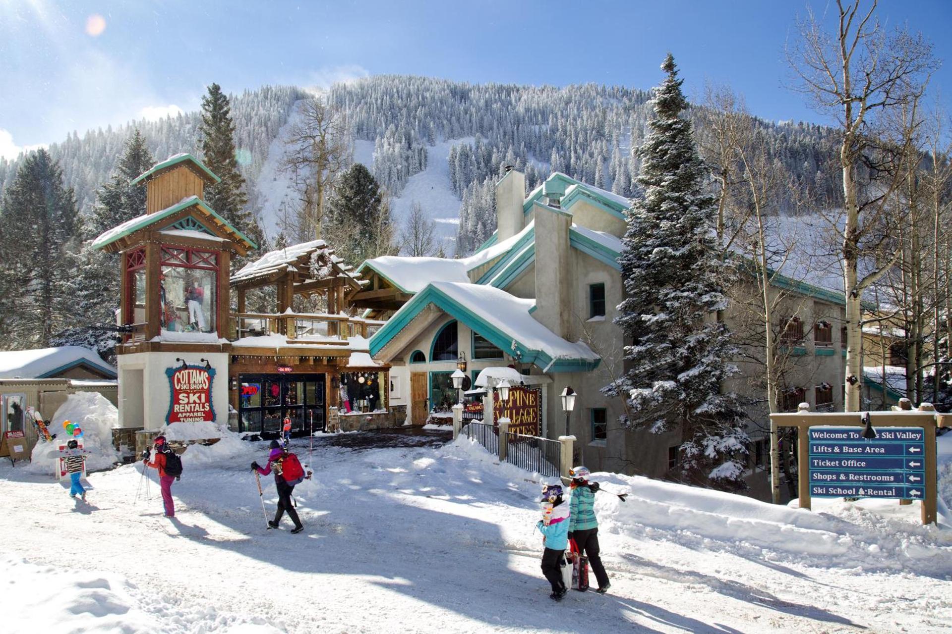 Alpine Village Suites photo 42