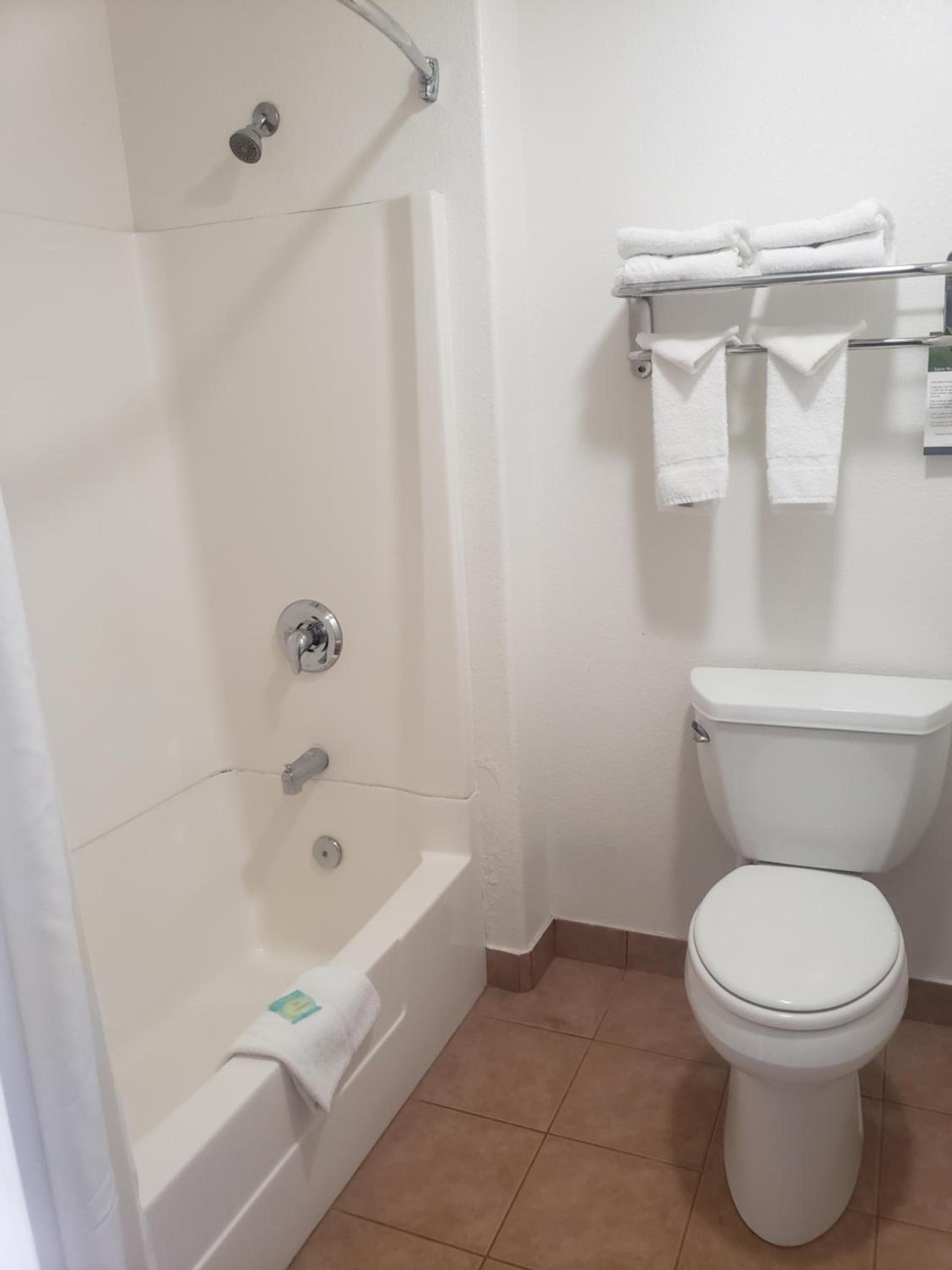 Fairview Inn & Suites photo 16