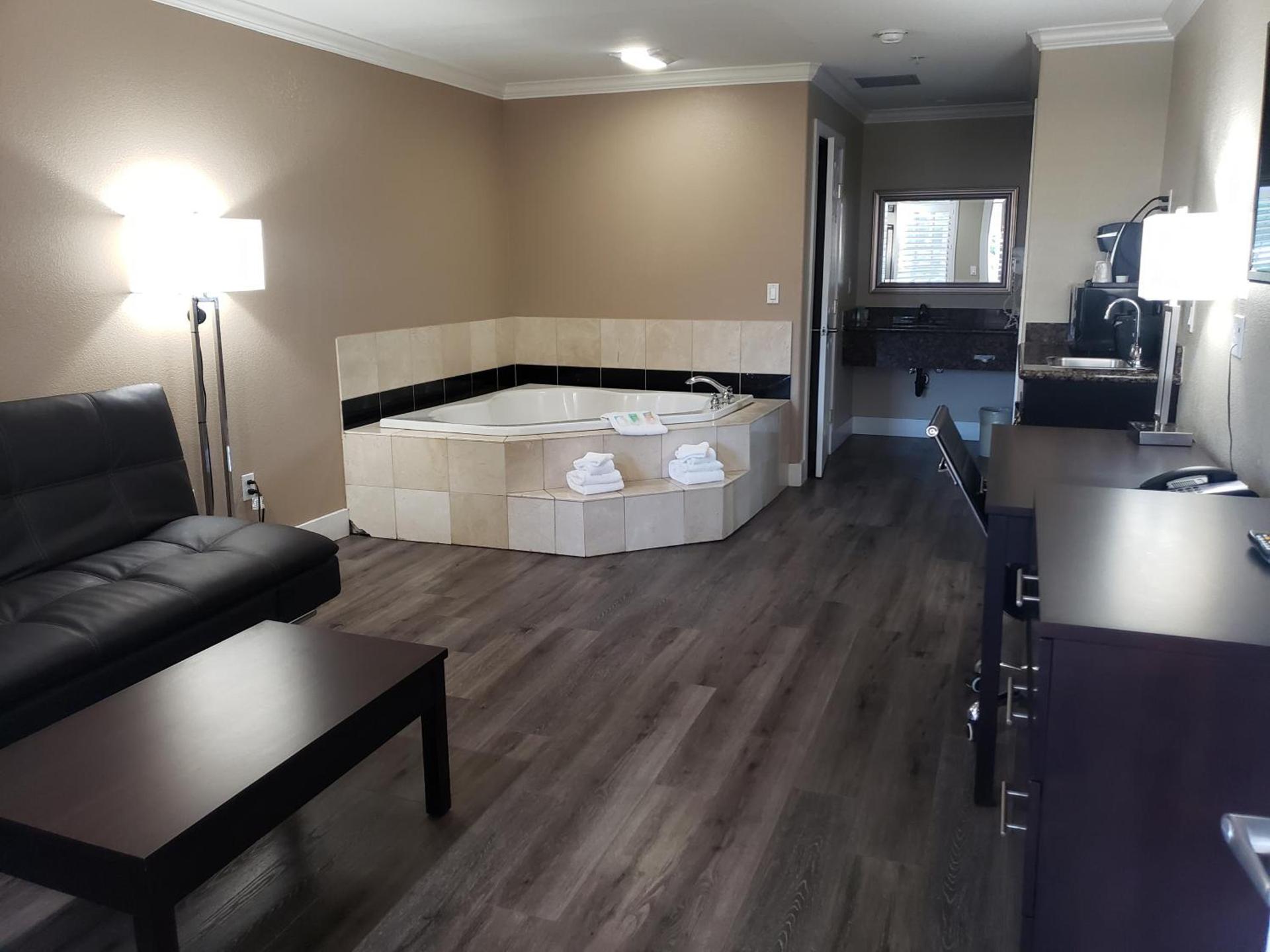 Fairview Inn & Suites photo 20