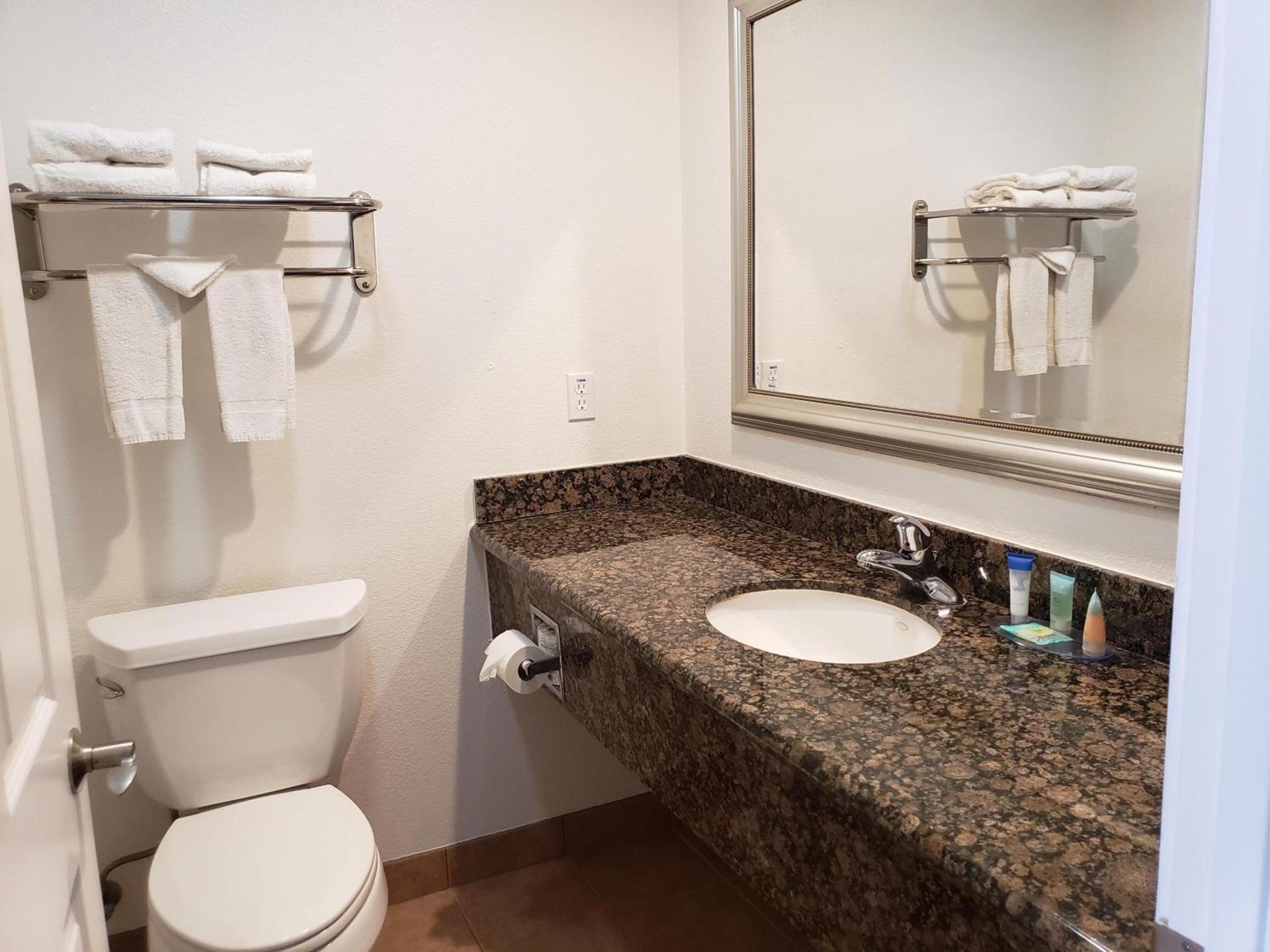 Fairview Inn & Suites photo 17