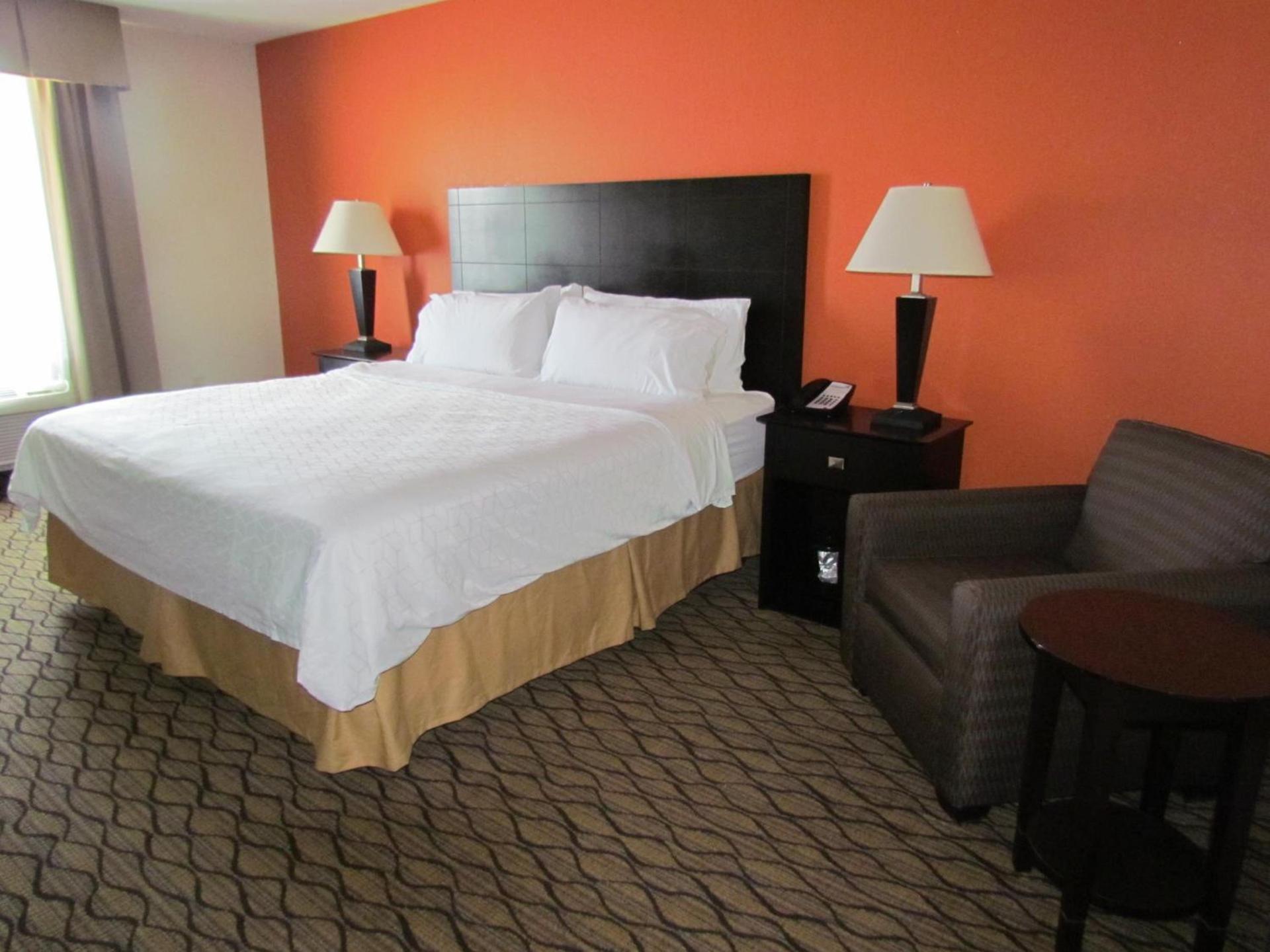 Holiday Inn Express Hotel & Suites Cadillac by IHG photo 16