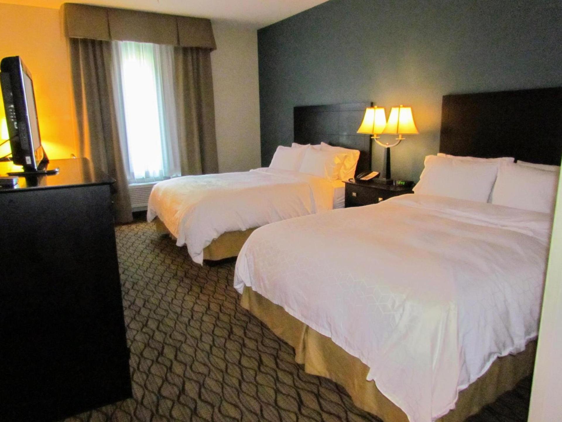 Holiday Inn Express Hotel & Suites Cadillac by IHG photo 15