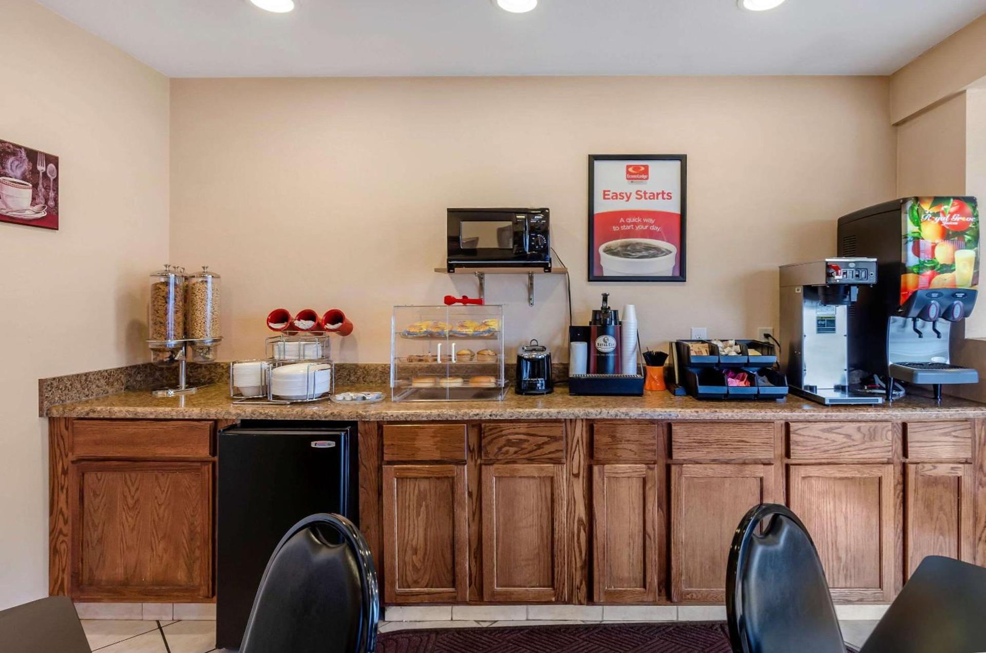 Econo Lodge Roanoke Civic Center photo 18