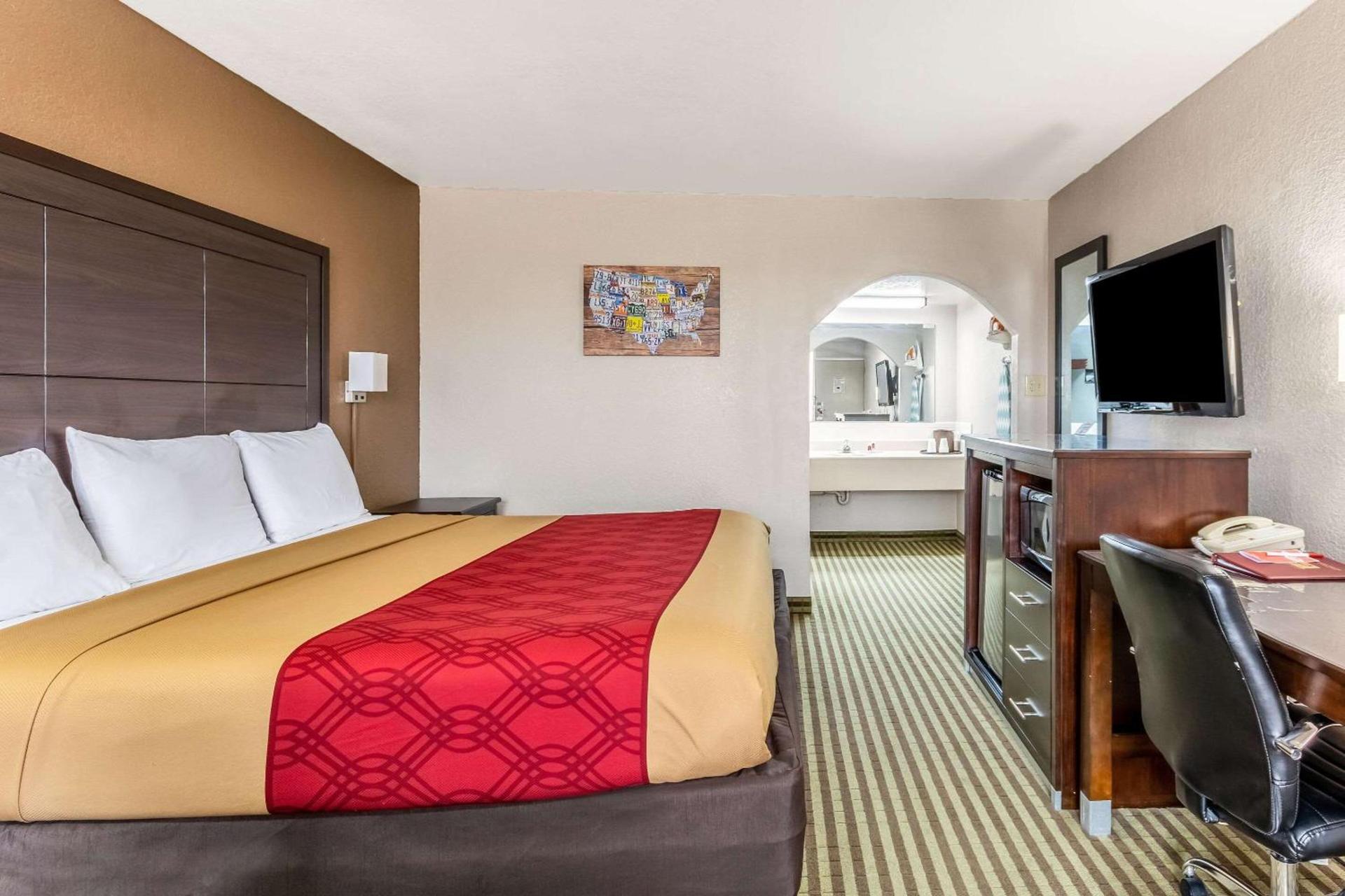Econo Lodge Winfield photo 6