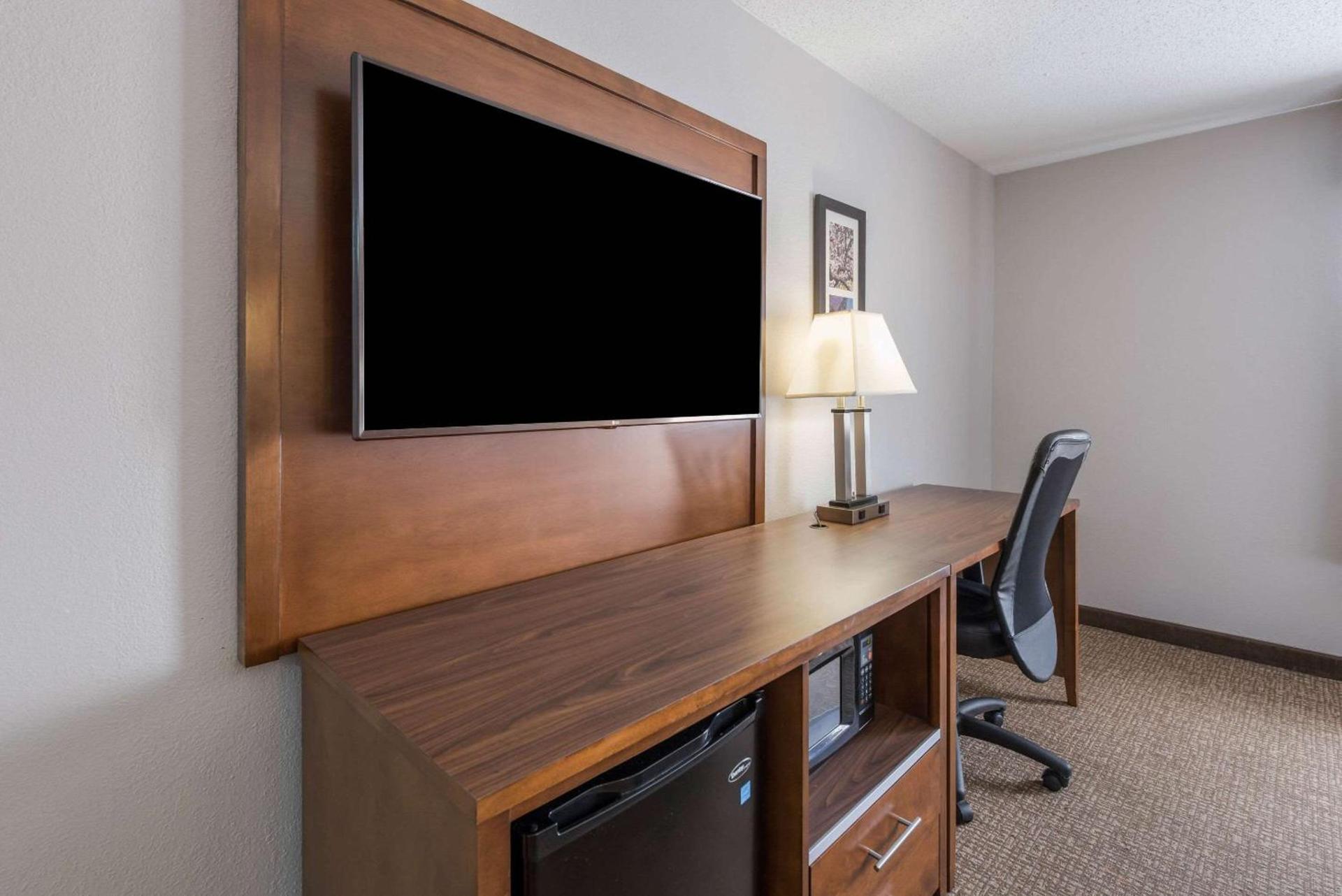 Comfort Inn Grove City - Columbus South photo 12