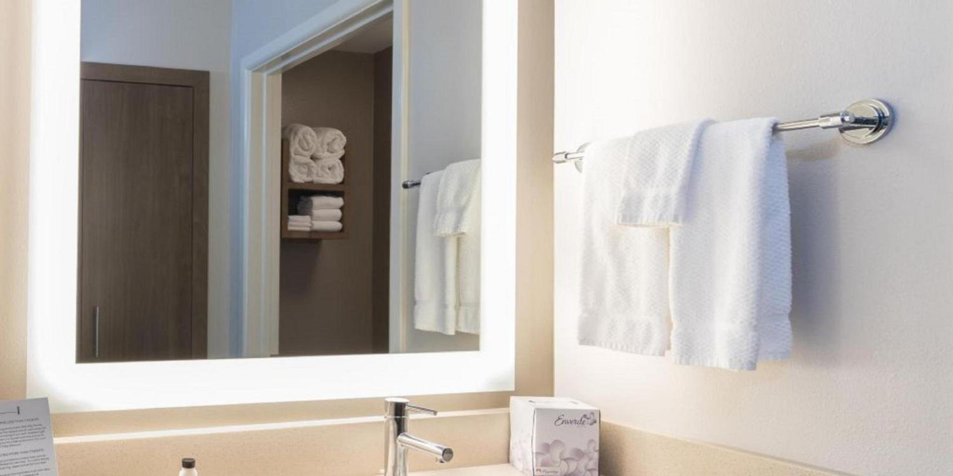 Staybridge Suites Houston East - Baytown by IHG photo 54