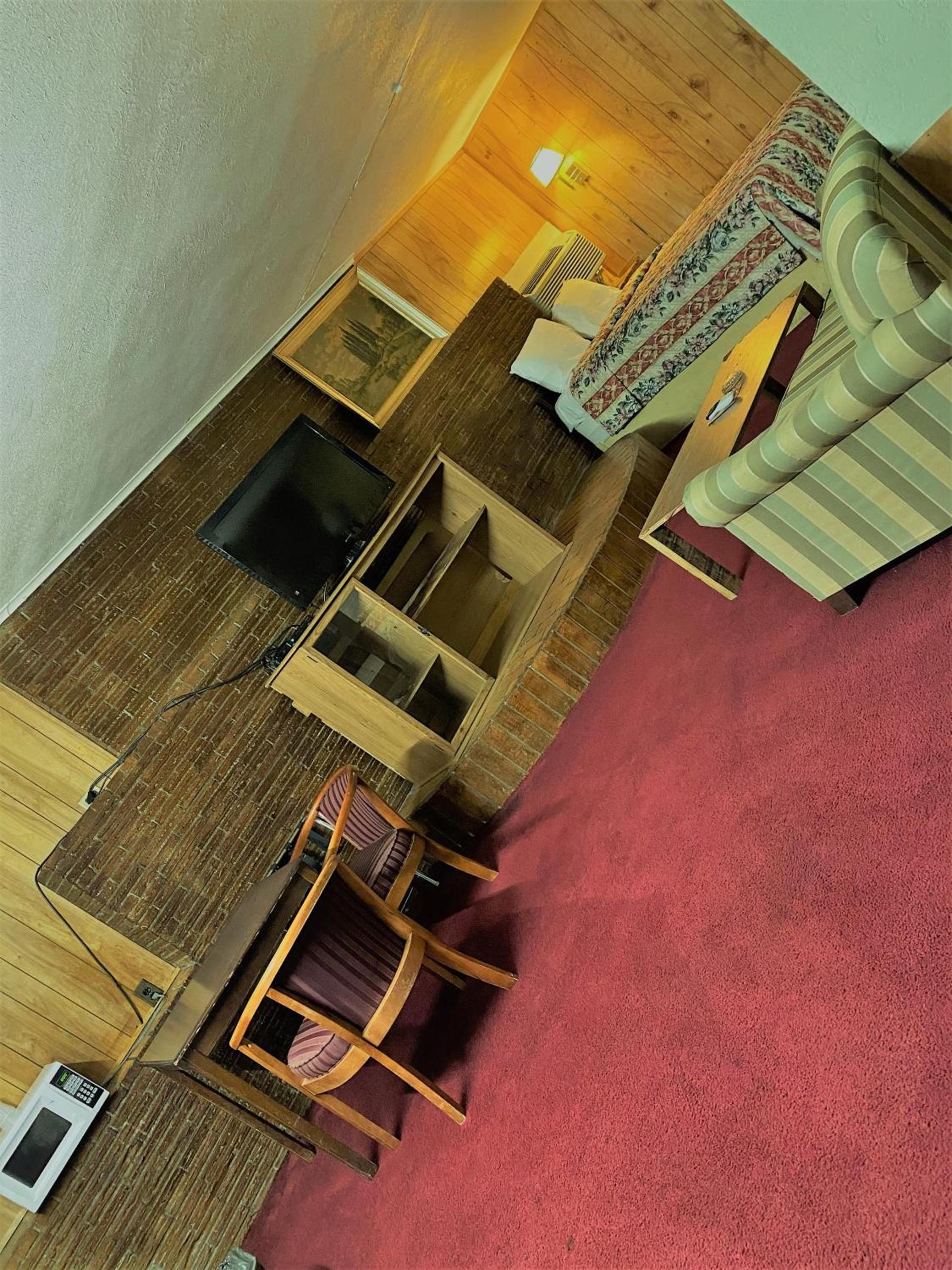 Madill Inn photo 24