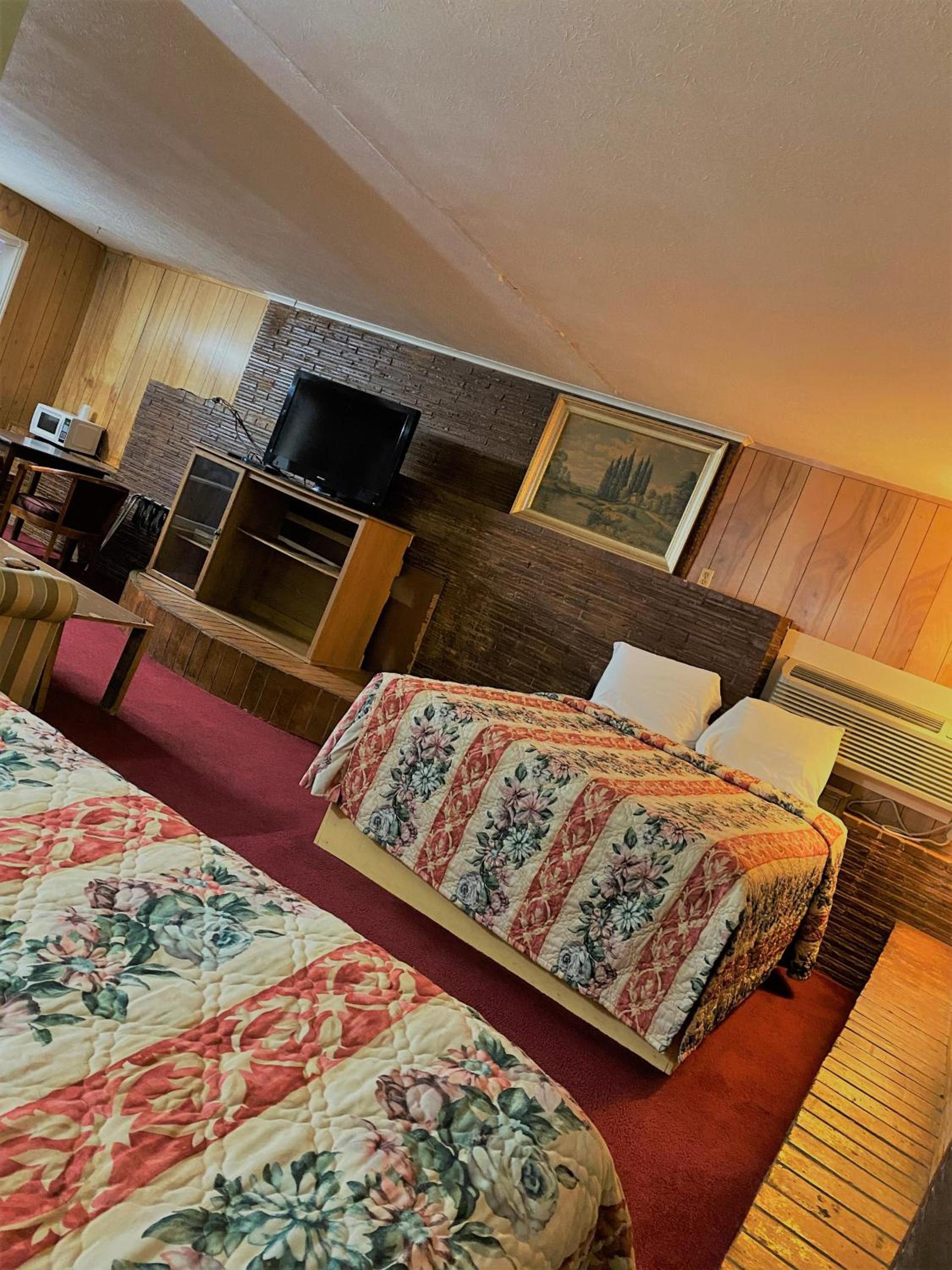 Madill Inn photo 27