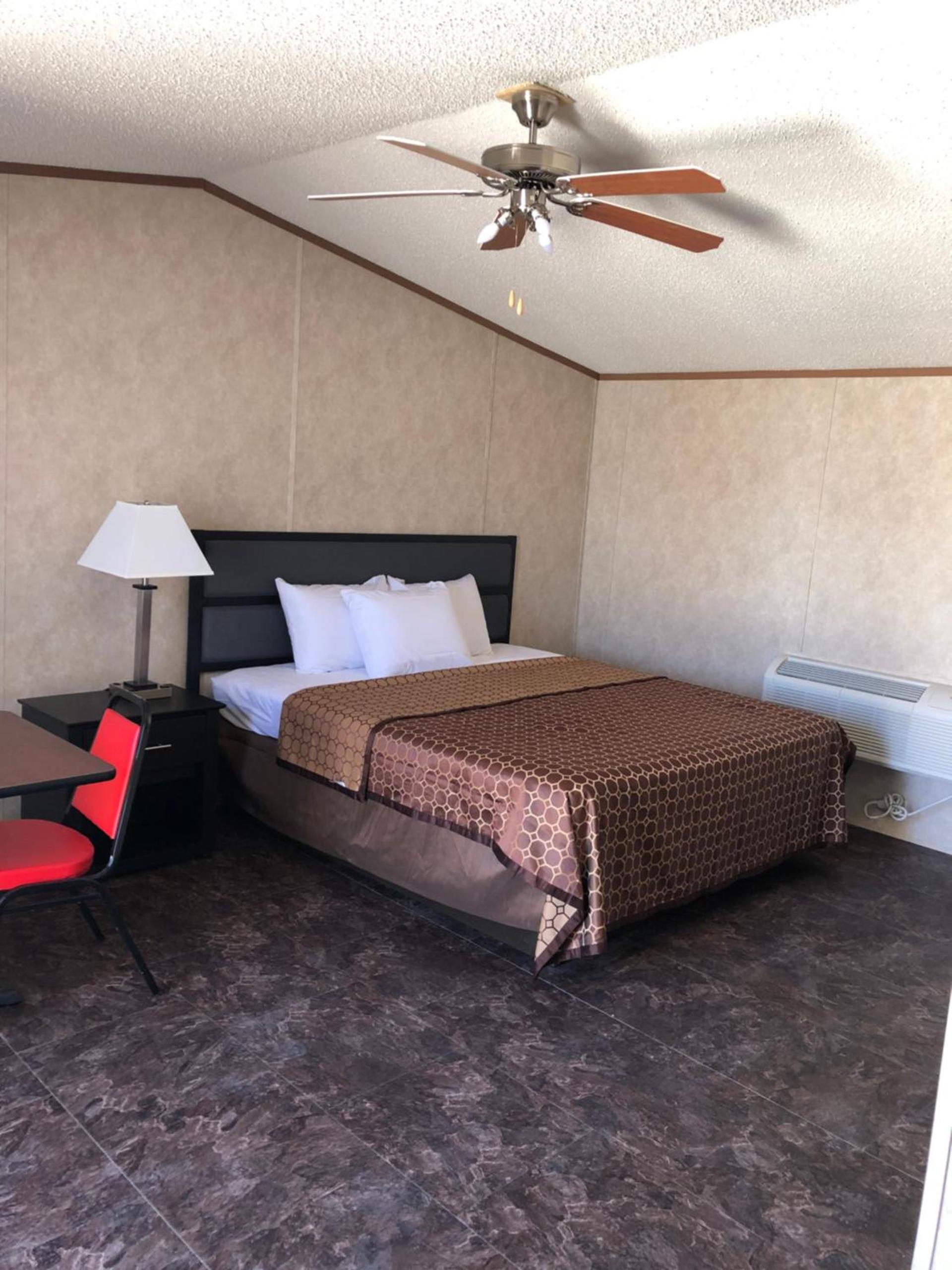 Monahans Country Inn photo 13