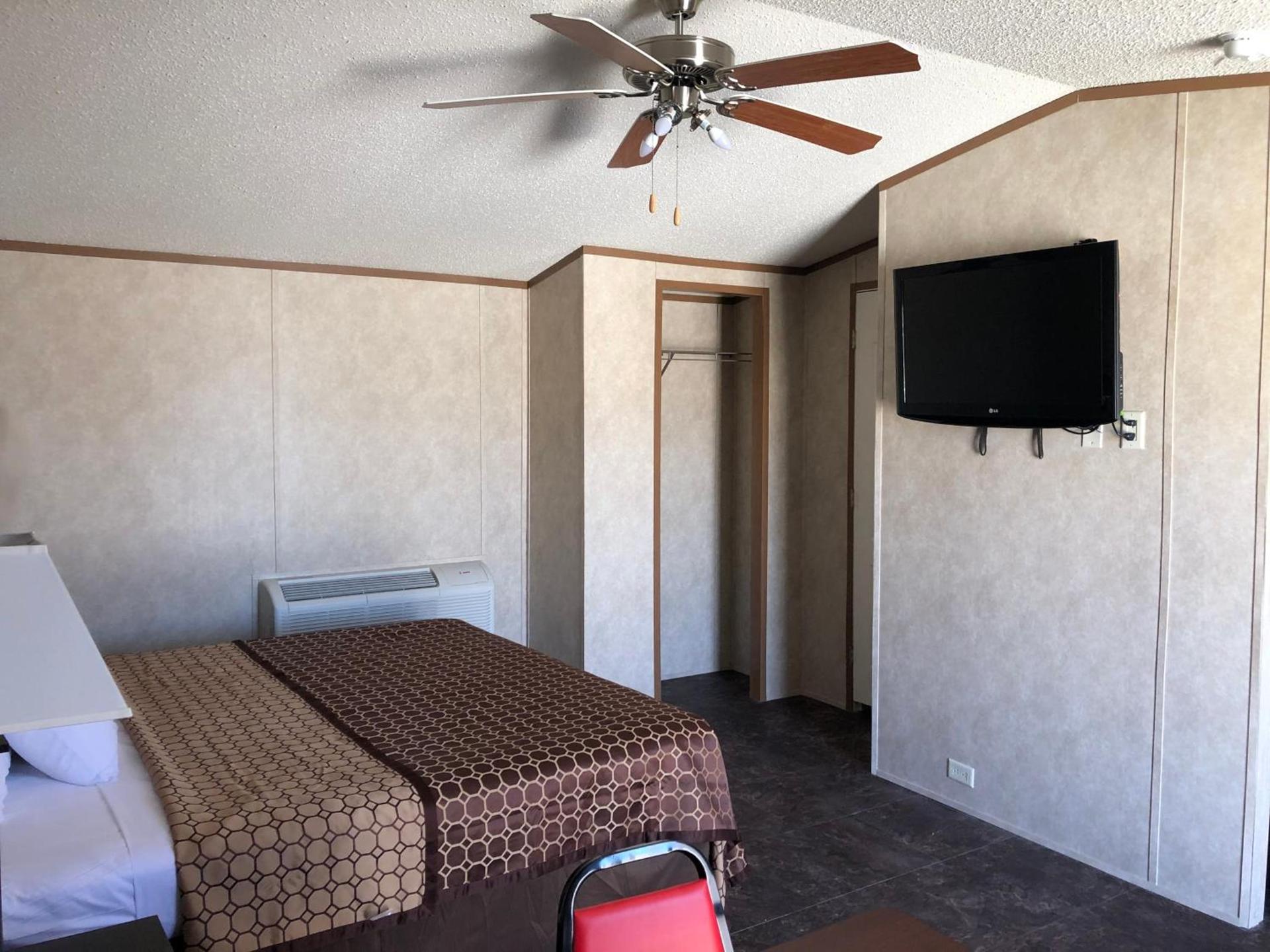 Monahans Country Inn photo 14
