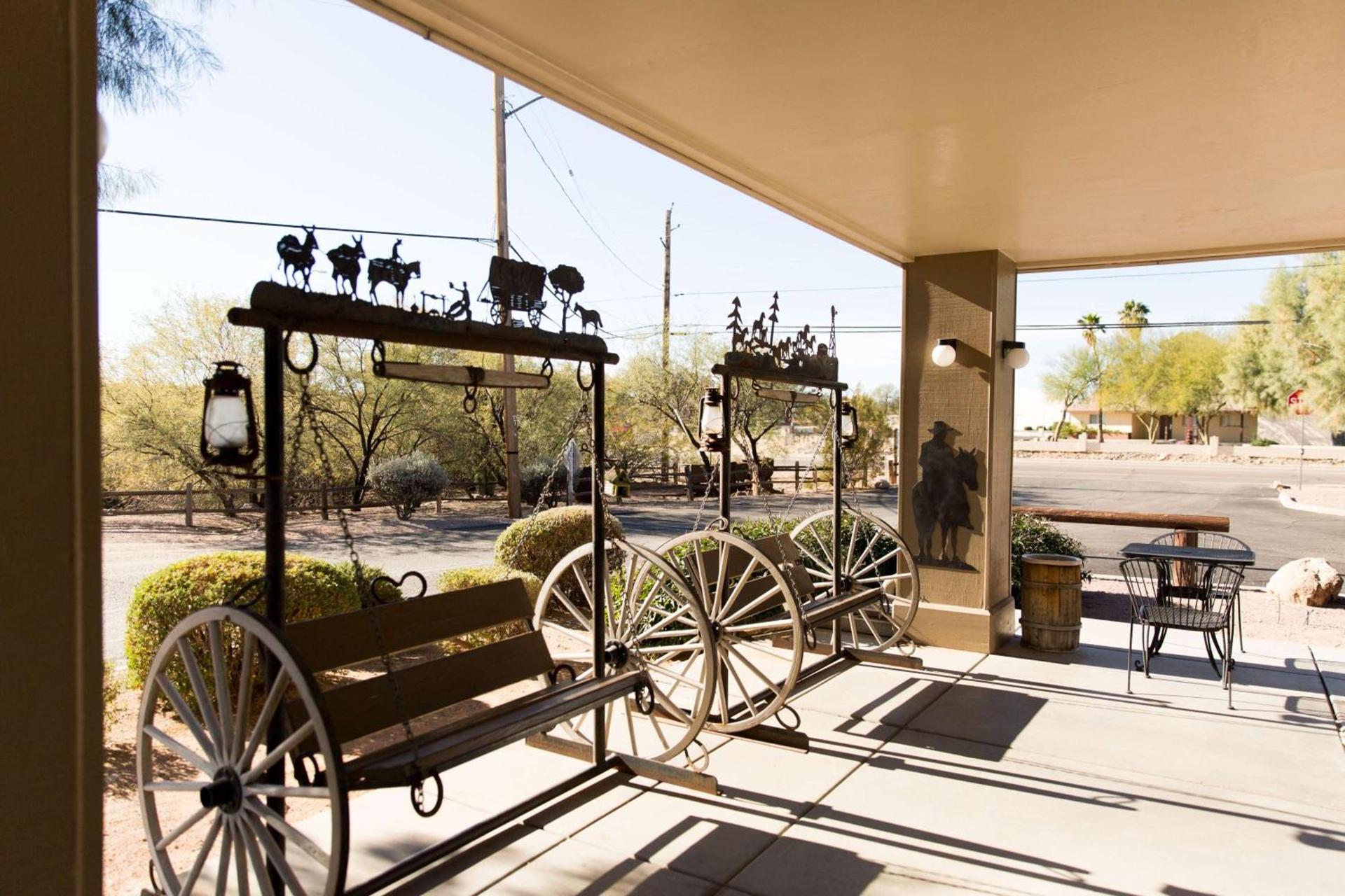 Super 8 by Wyndham Wickenburg AZ photo 5