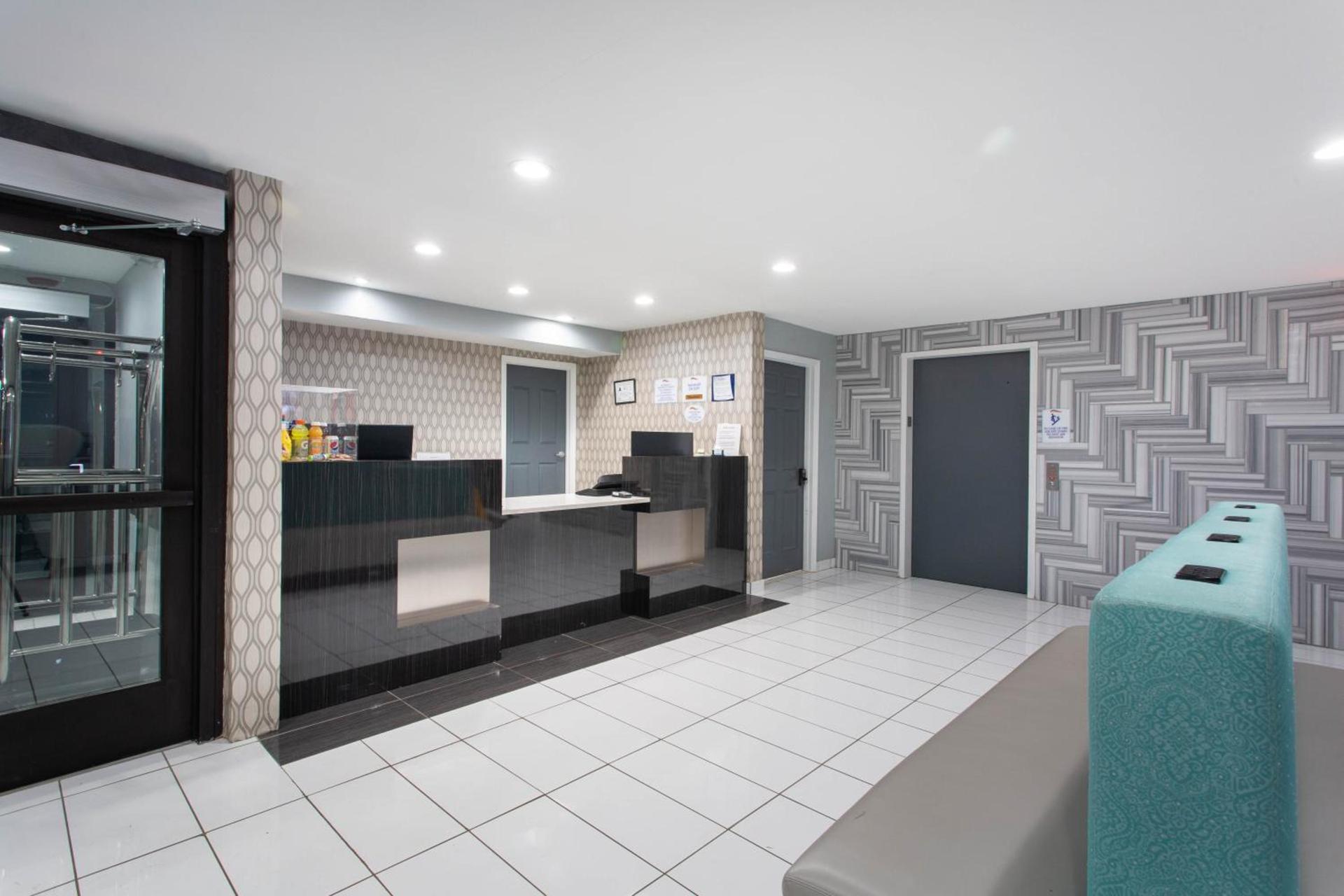 Clarion Pointe photo 41